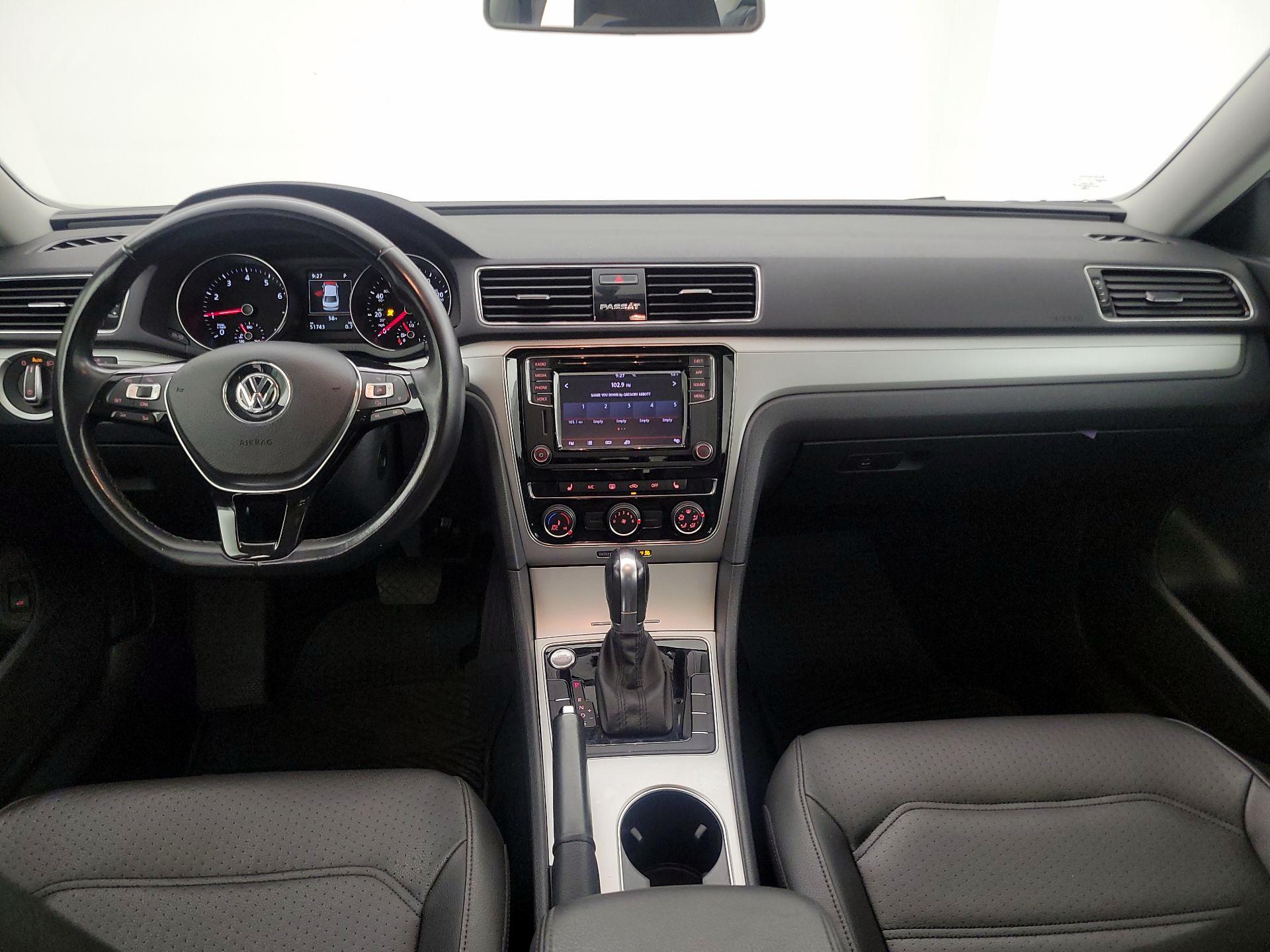 Thumbnail: 2019 Volkswagen Passat - 9