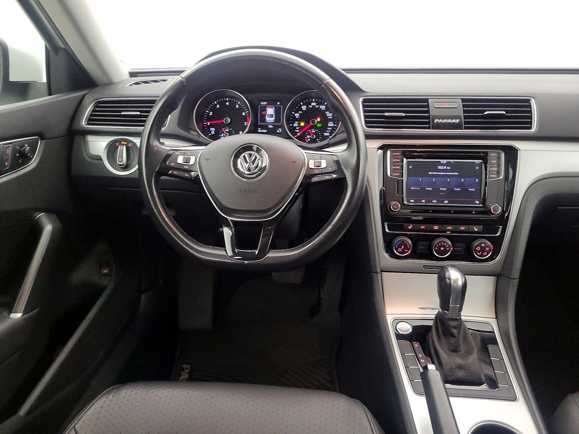 Thumbnail: 2019 Volkswagen Passat - 10