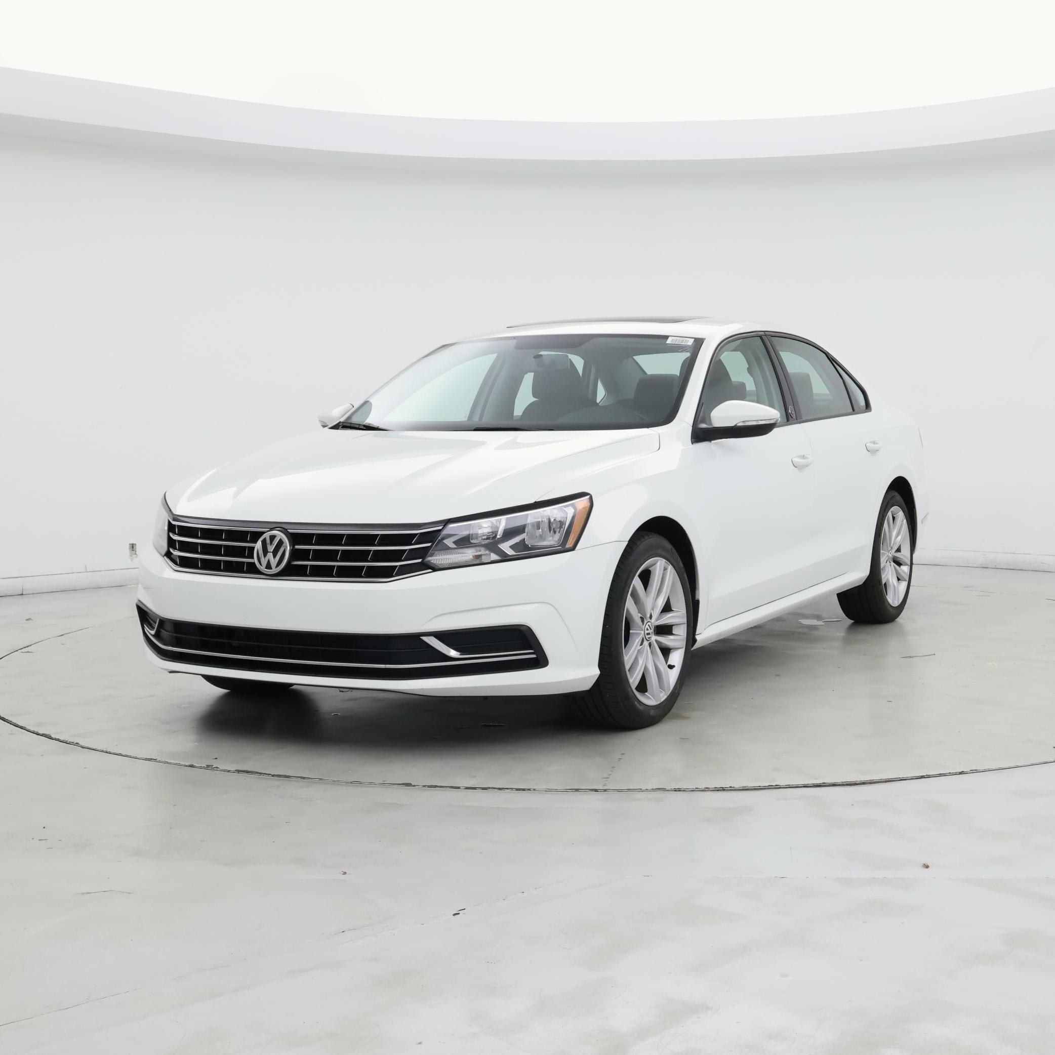 Thumbnail: 2019 Volkswagen Passat - 4
