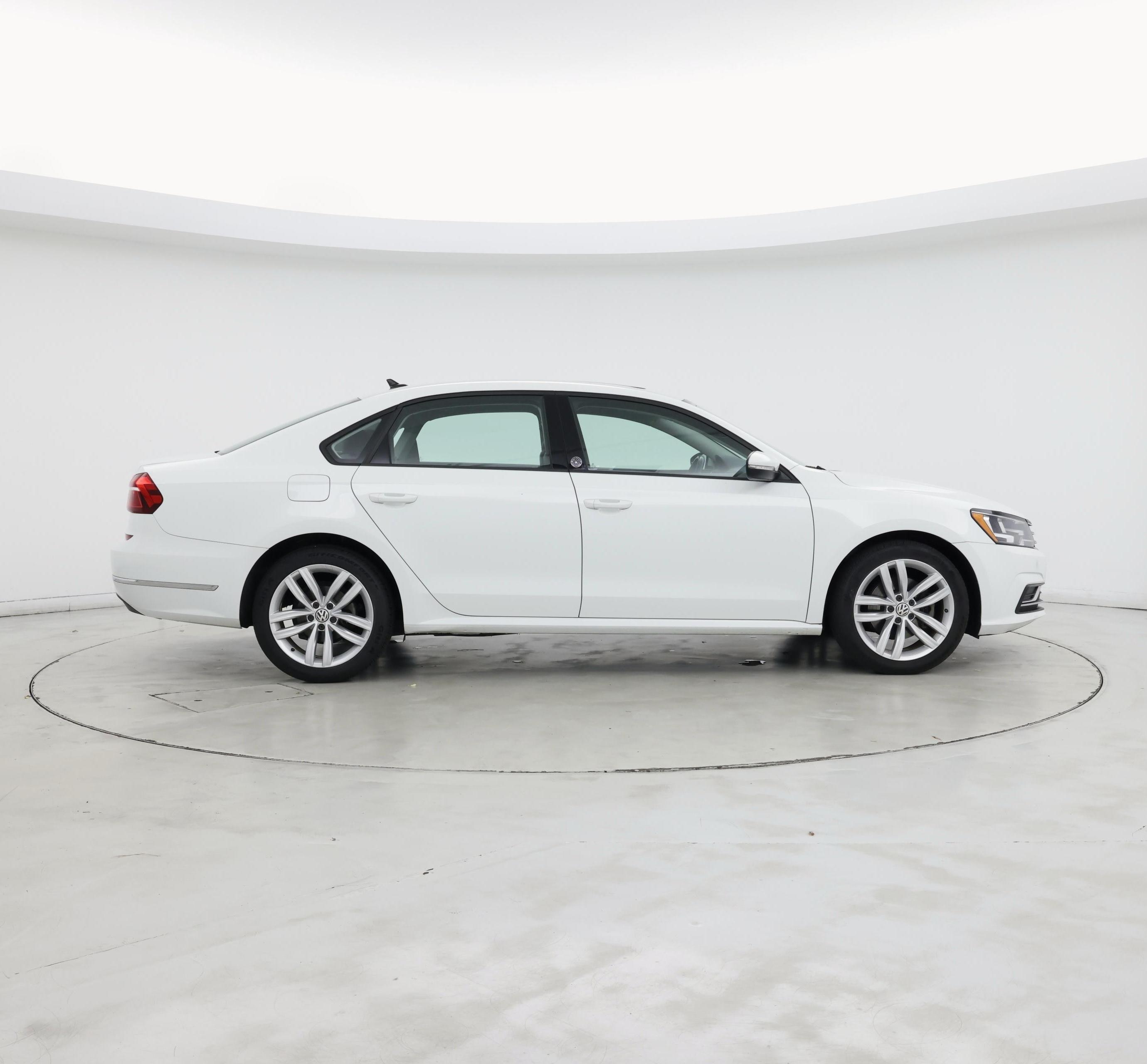 Thumbnail: 2019 Volkswagen Passat - 7