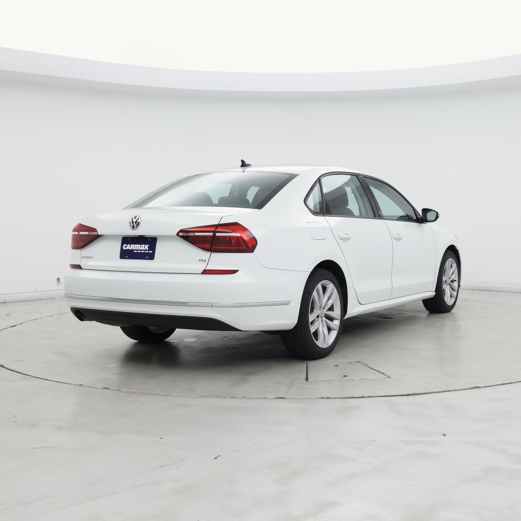 Thumbnail: 2019 Volkswagen Passat - 8