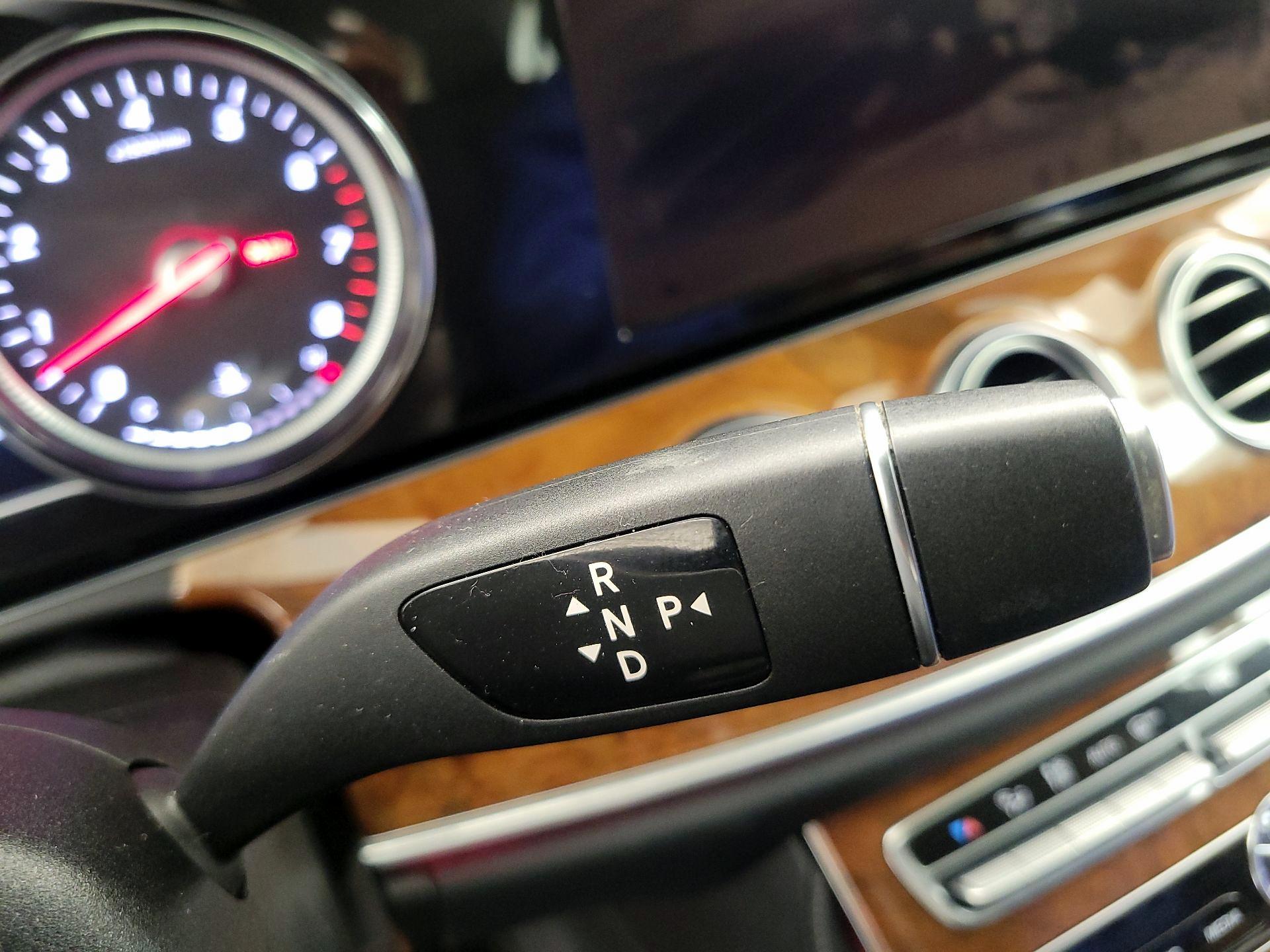 Thumbnail: 2019 Mercedes-Benz E-Class - 18