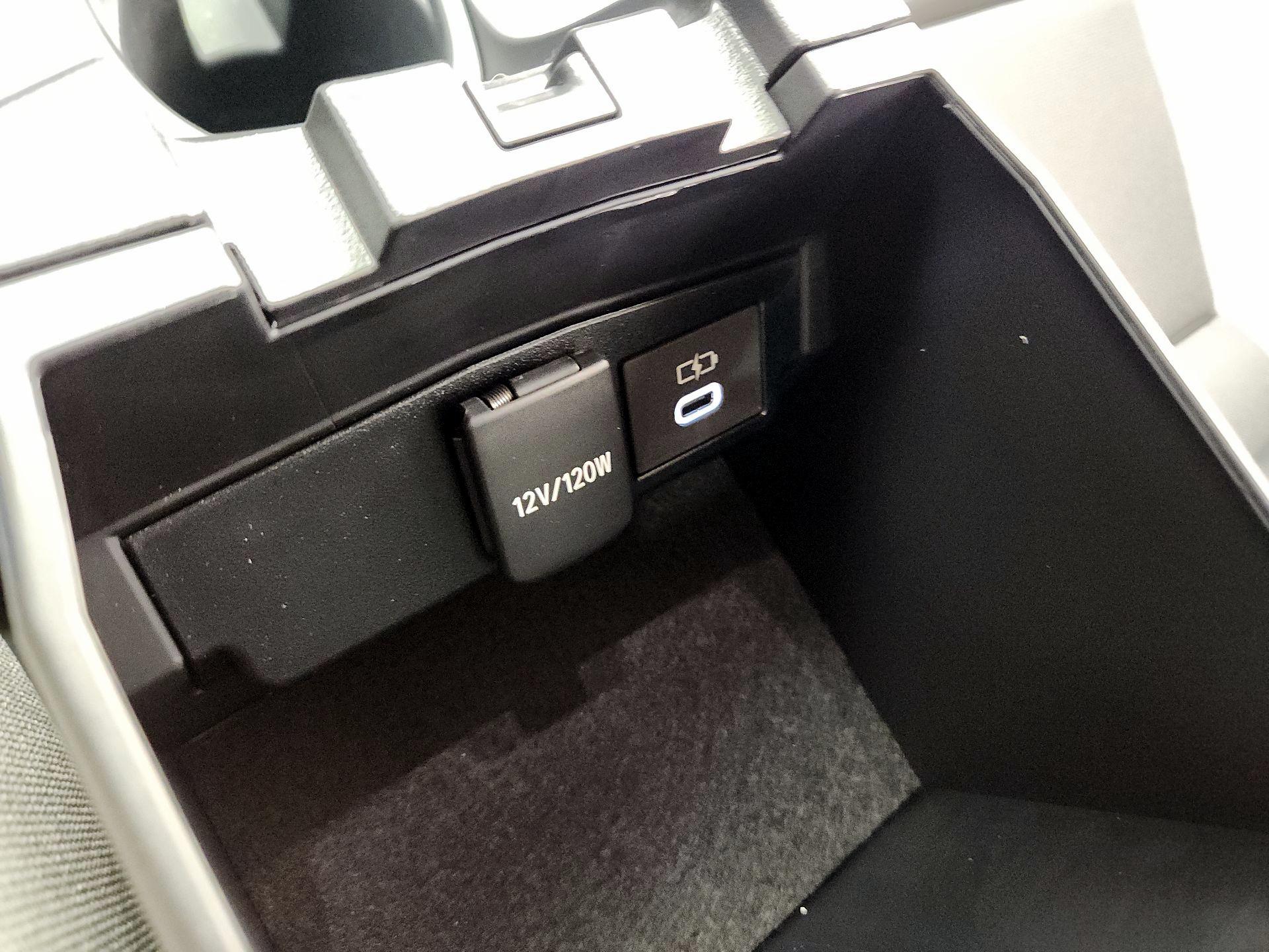 Thumbnail: 2025 Toyota Corolla - 18