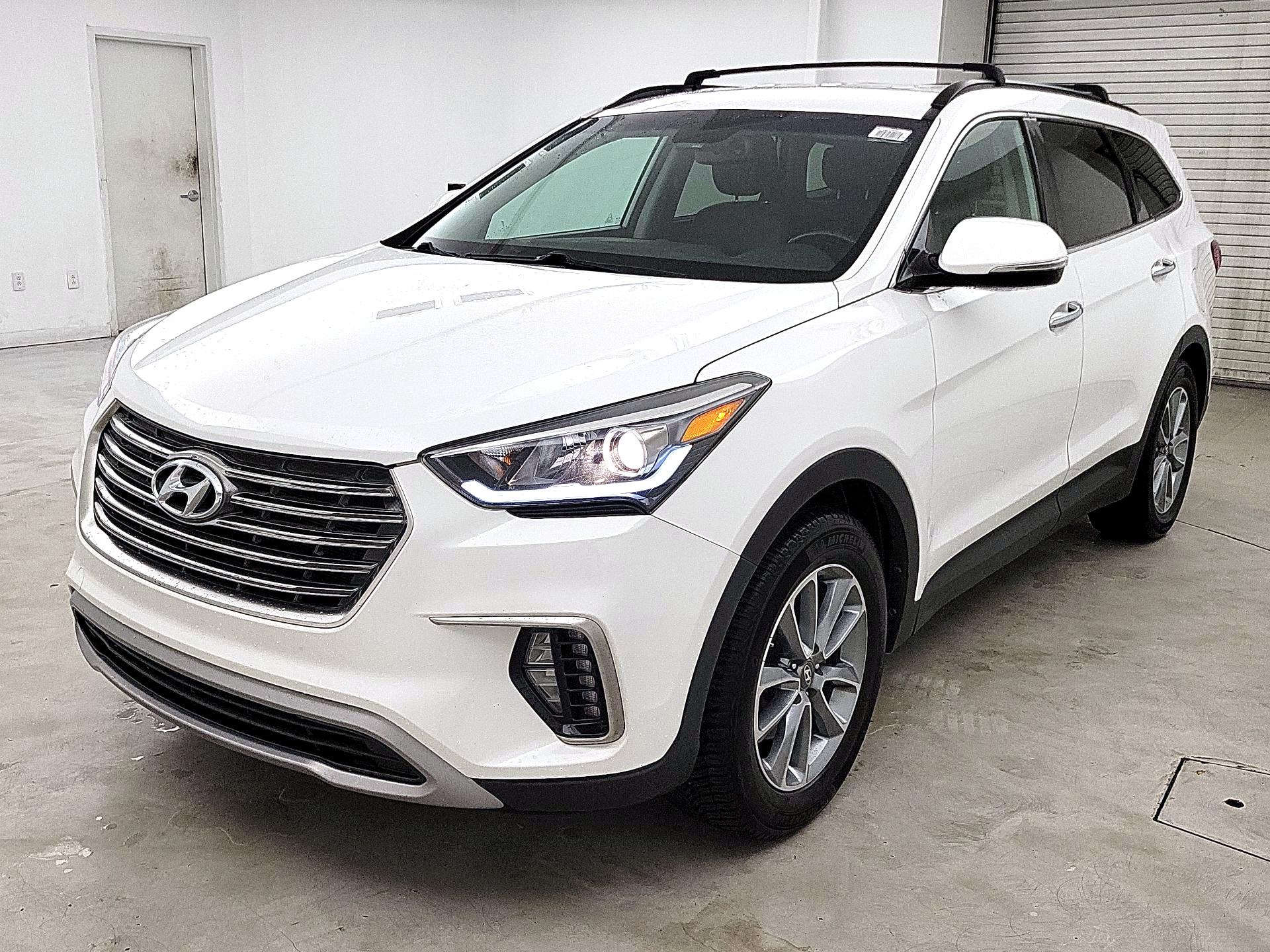 Thumbnail: 2017 Hyundai Santa Fe - 3