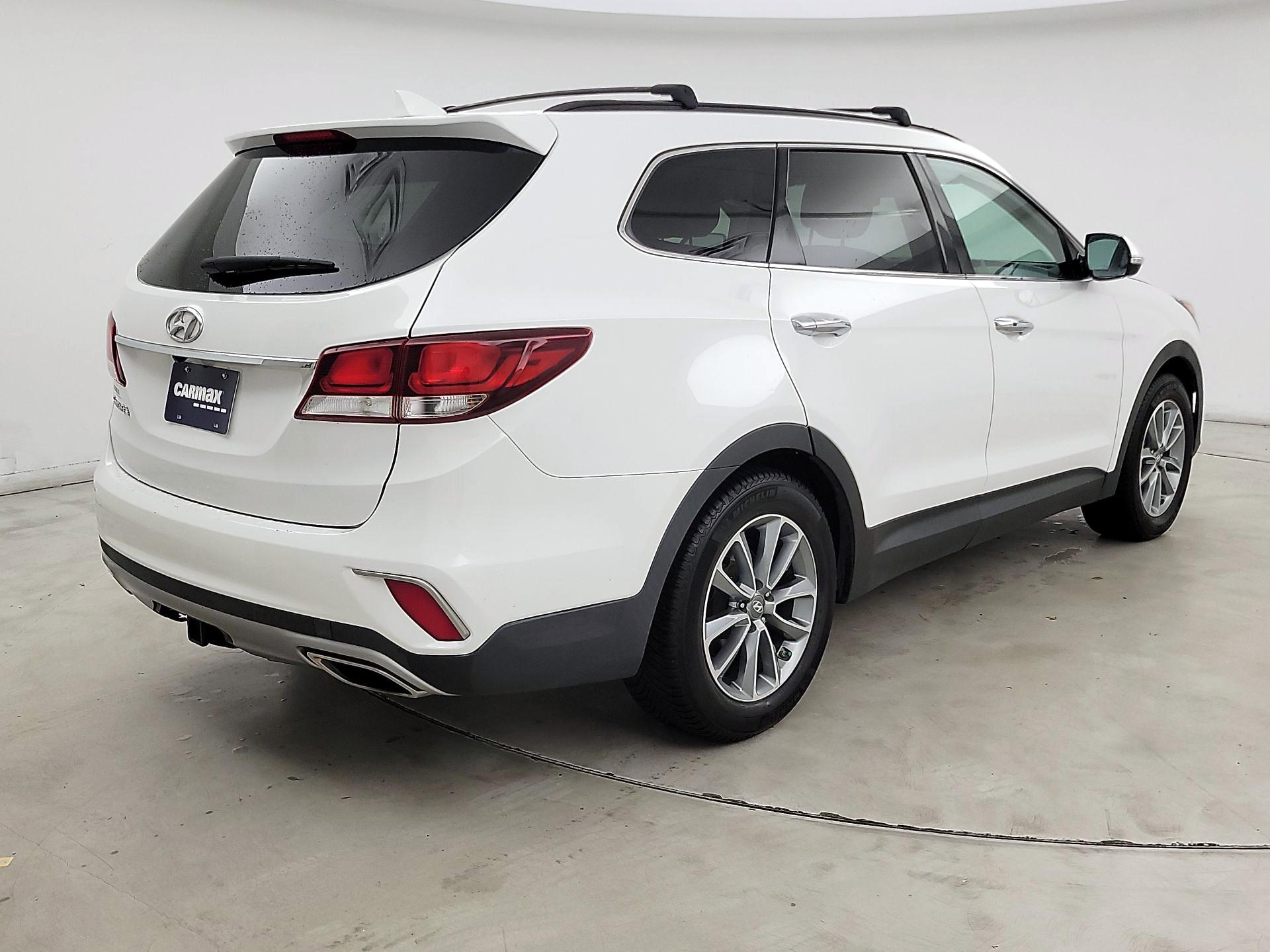Thumbnail: 2017 Hyundai Santa Fe - 5