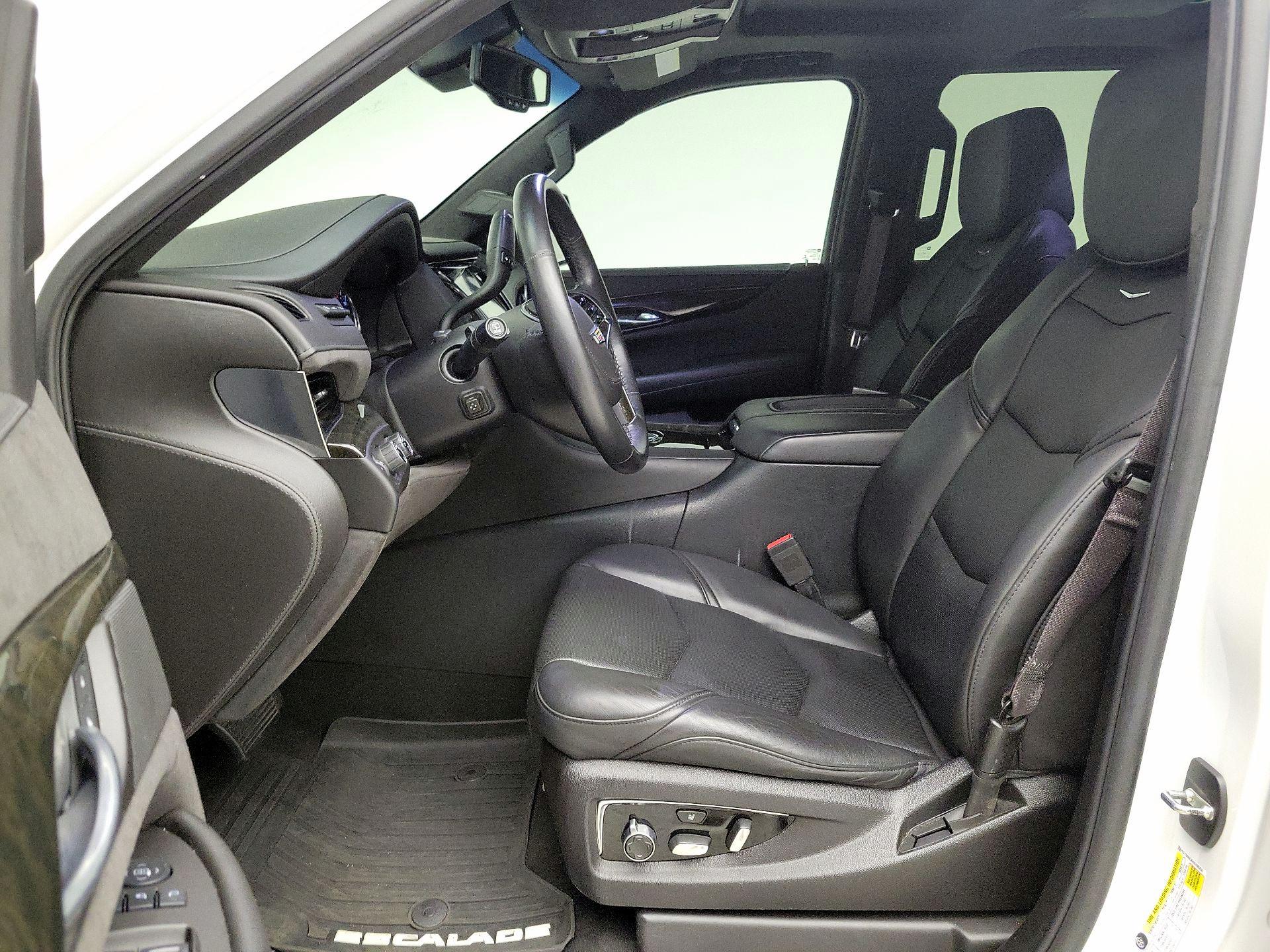 Thumbnail: 2016 Cadillac Escalade - 11