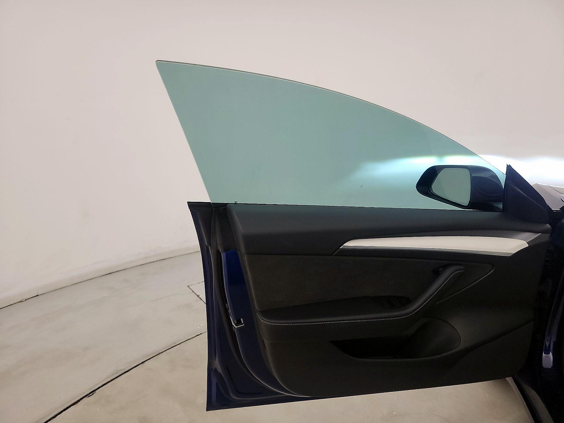 Thumbnail: 2022 Tesla Model 3 - 12