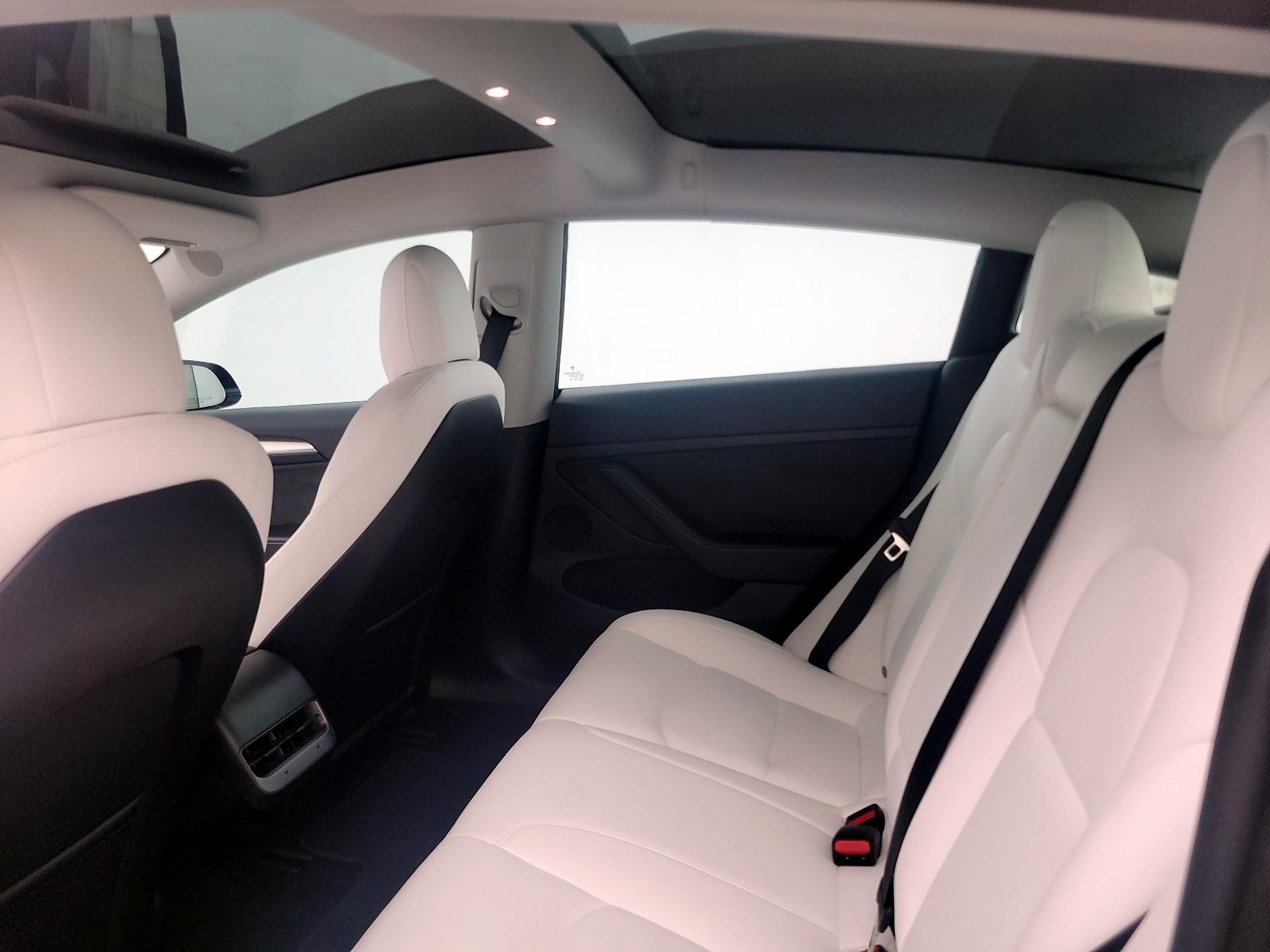 Thumbnail: 2022 Tesla Model 3 - 19