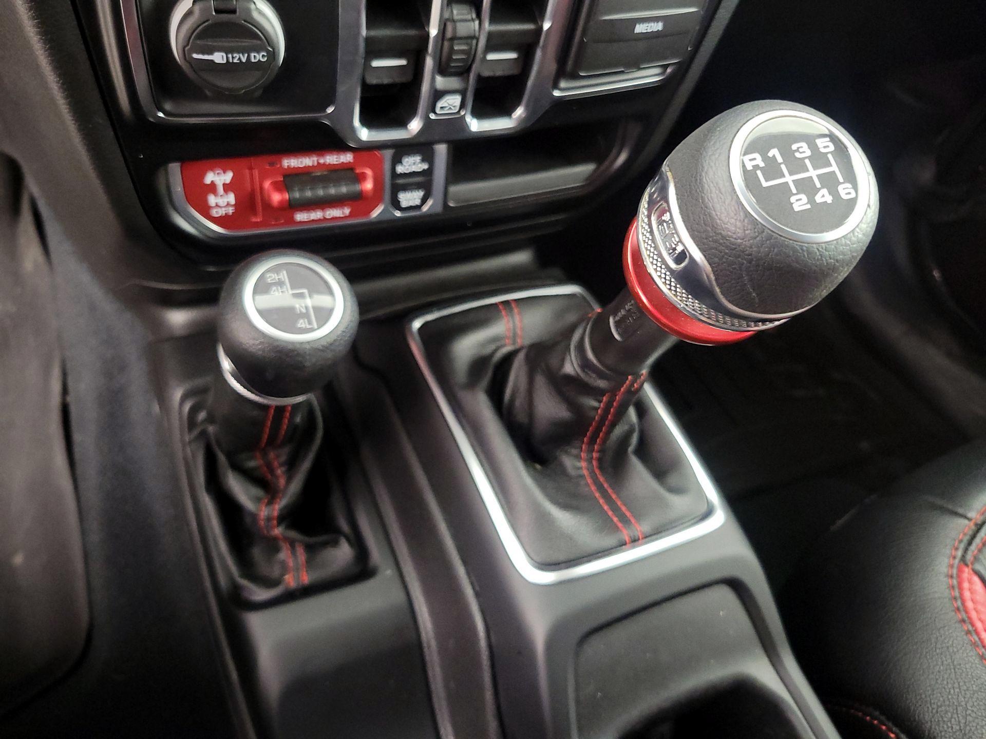 Thumbnail: 2022 Jeep Wrangler - 18