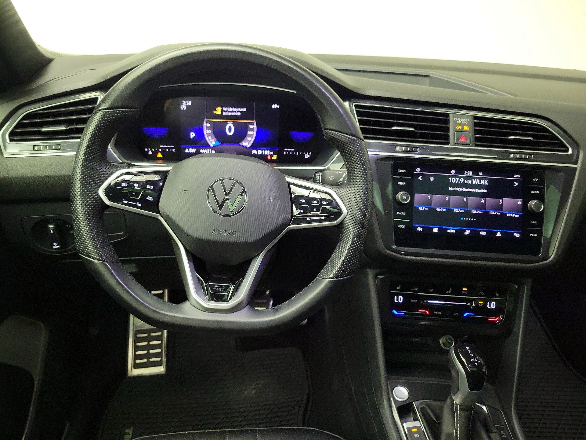 Thumbnail: 2023 Volkswagen Tiguan - 10