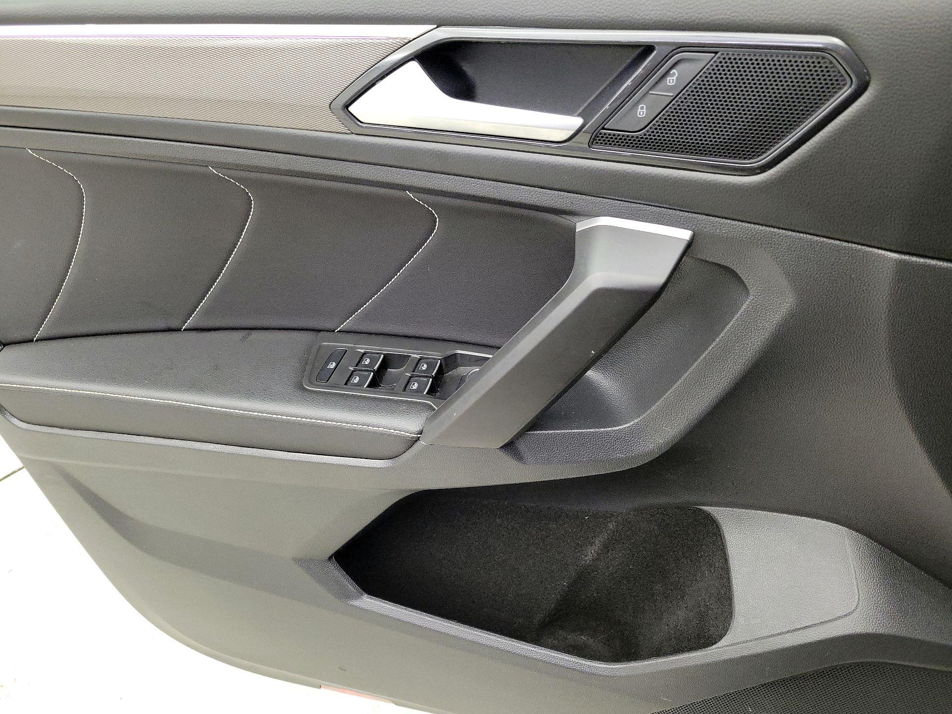 Thumbnail: 2023 Volkswagen Tiguan - 12