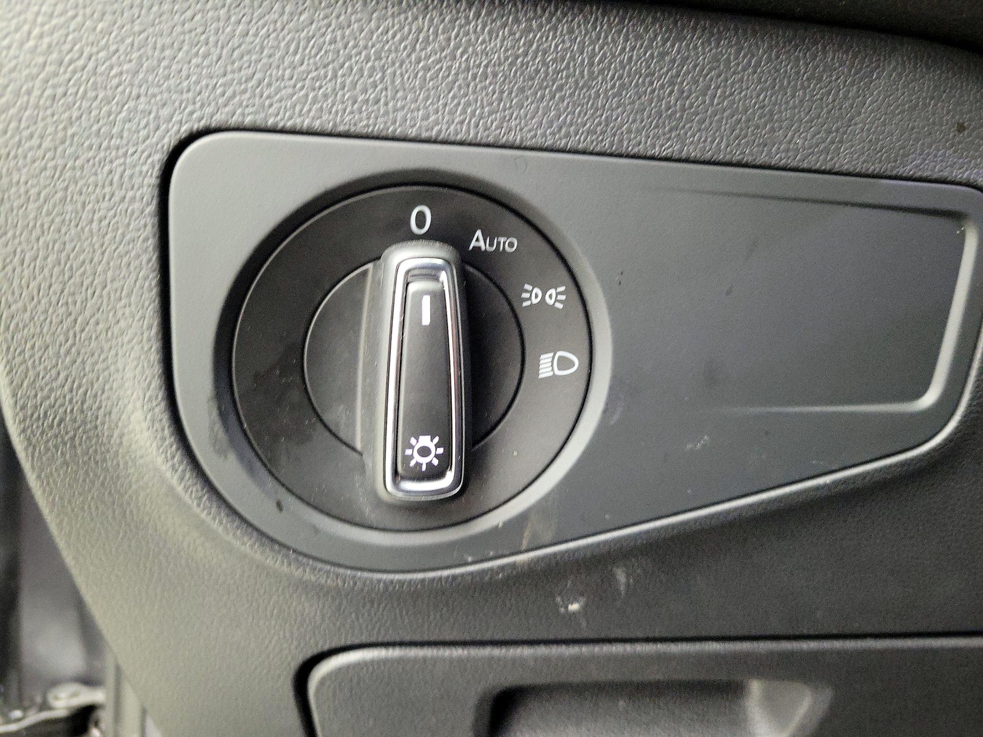 Thumbnail: 2023 Volkswagen Tiguan - 13