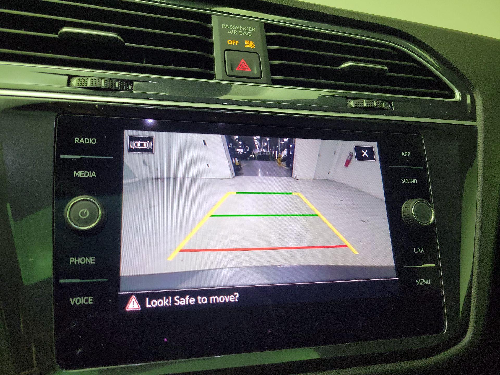 Thumbnail: 2023 Volkswagen Tiguan - 14