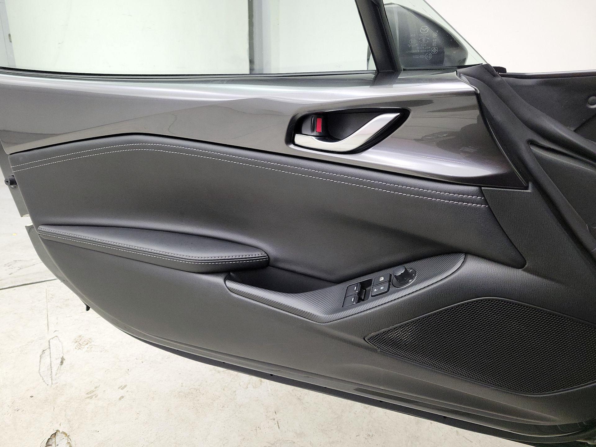 Thumbnail: 2021 Mazda MX-5 Miata - 12