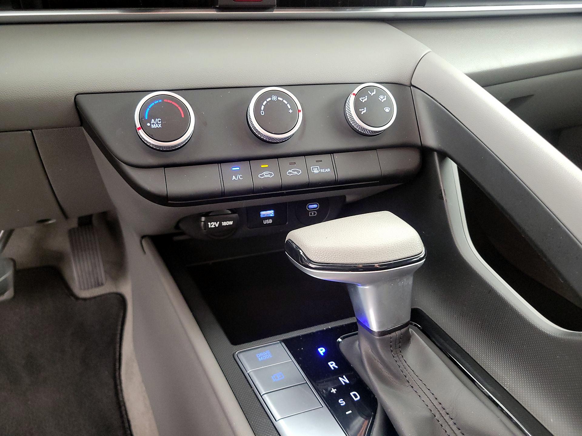 Thumbnail: 2024 Hyundai Elantra - 16