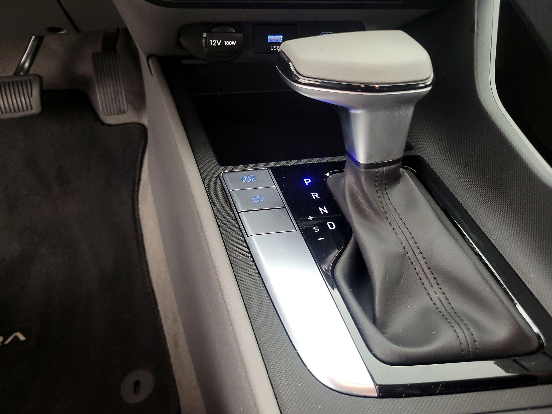 Thumbnail: 2024 Hyundai Elantra - 17