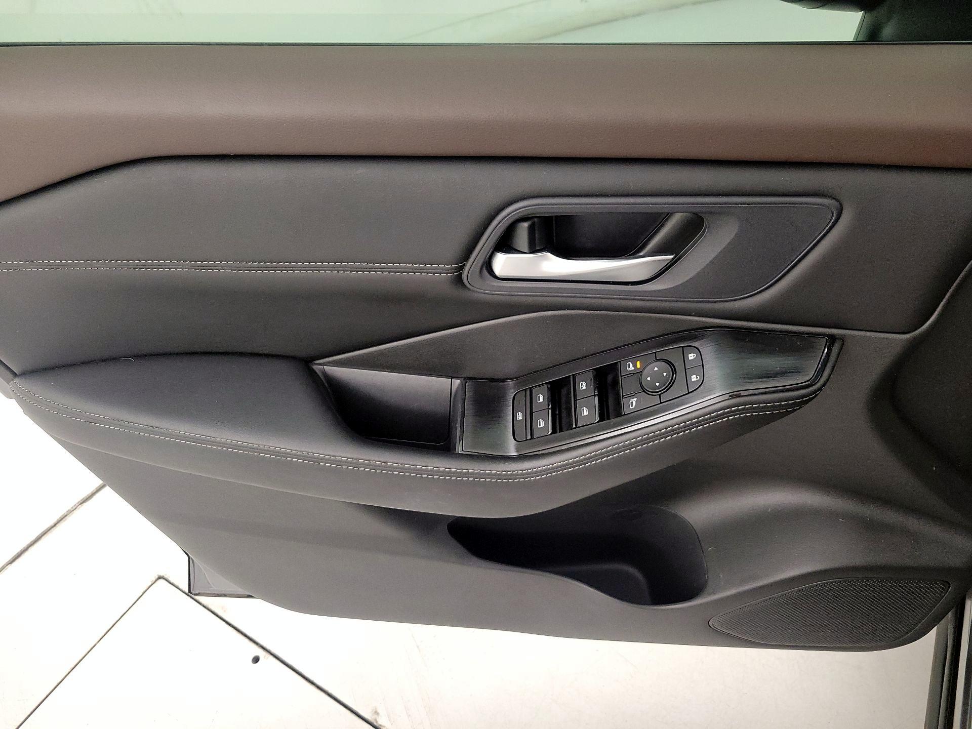 Thumbnail: 2023 Nissan Rogue - 12