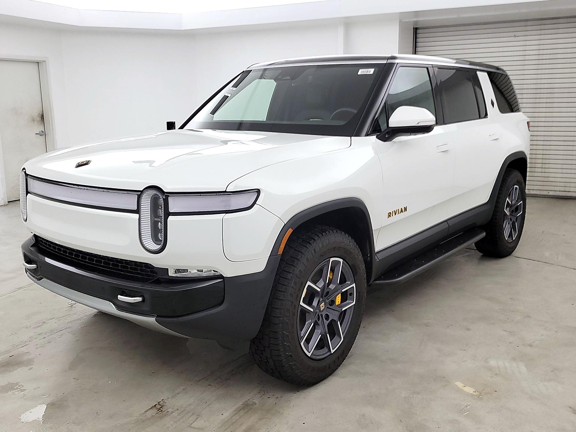 Thumbnail: 2024 Rivian R1S - 1