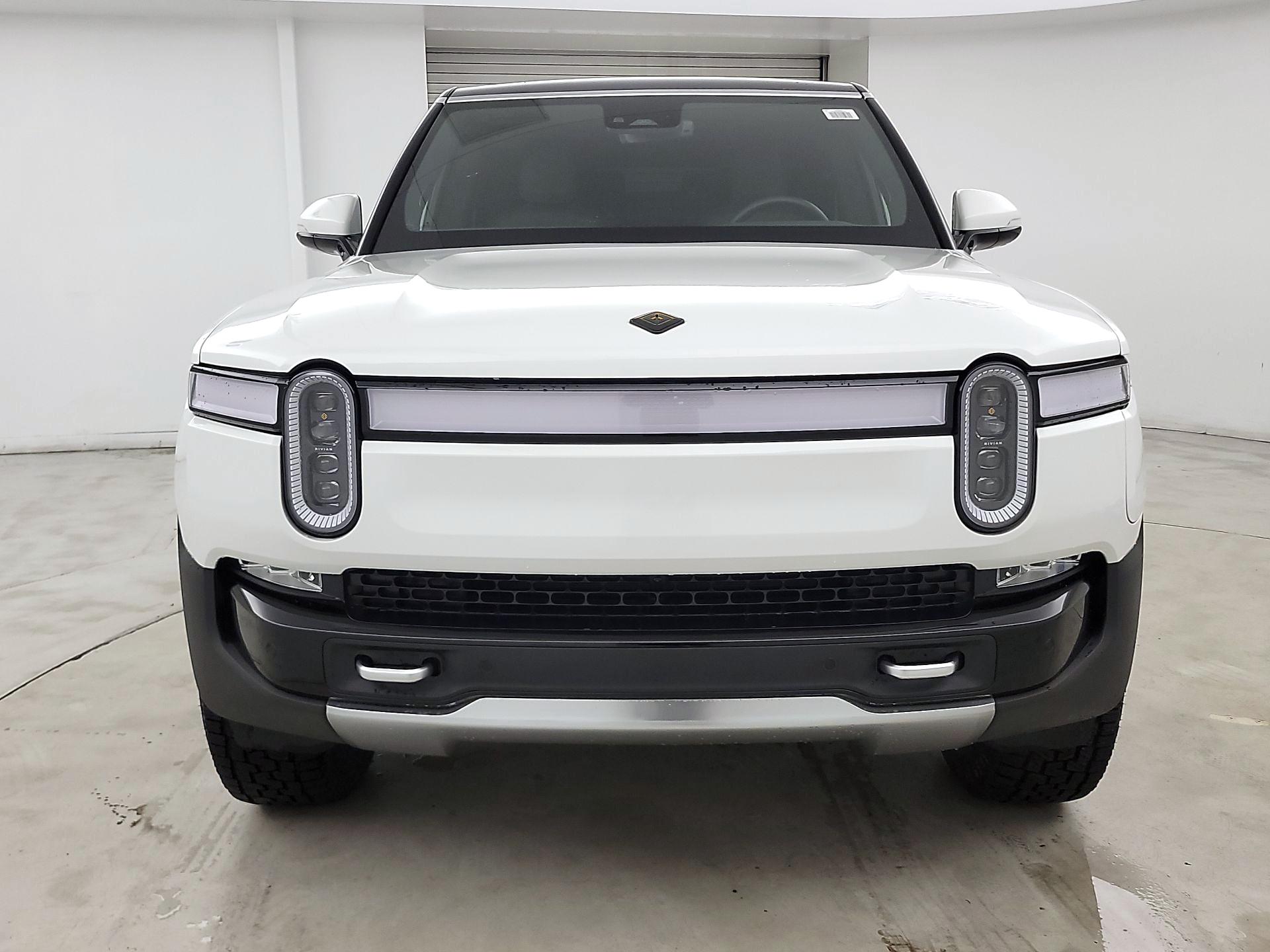 Thumbnail: 2024 Rivian R1S - 2