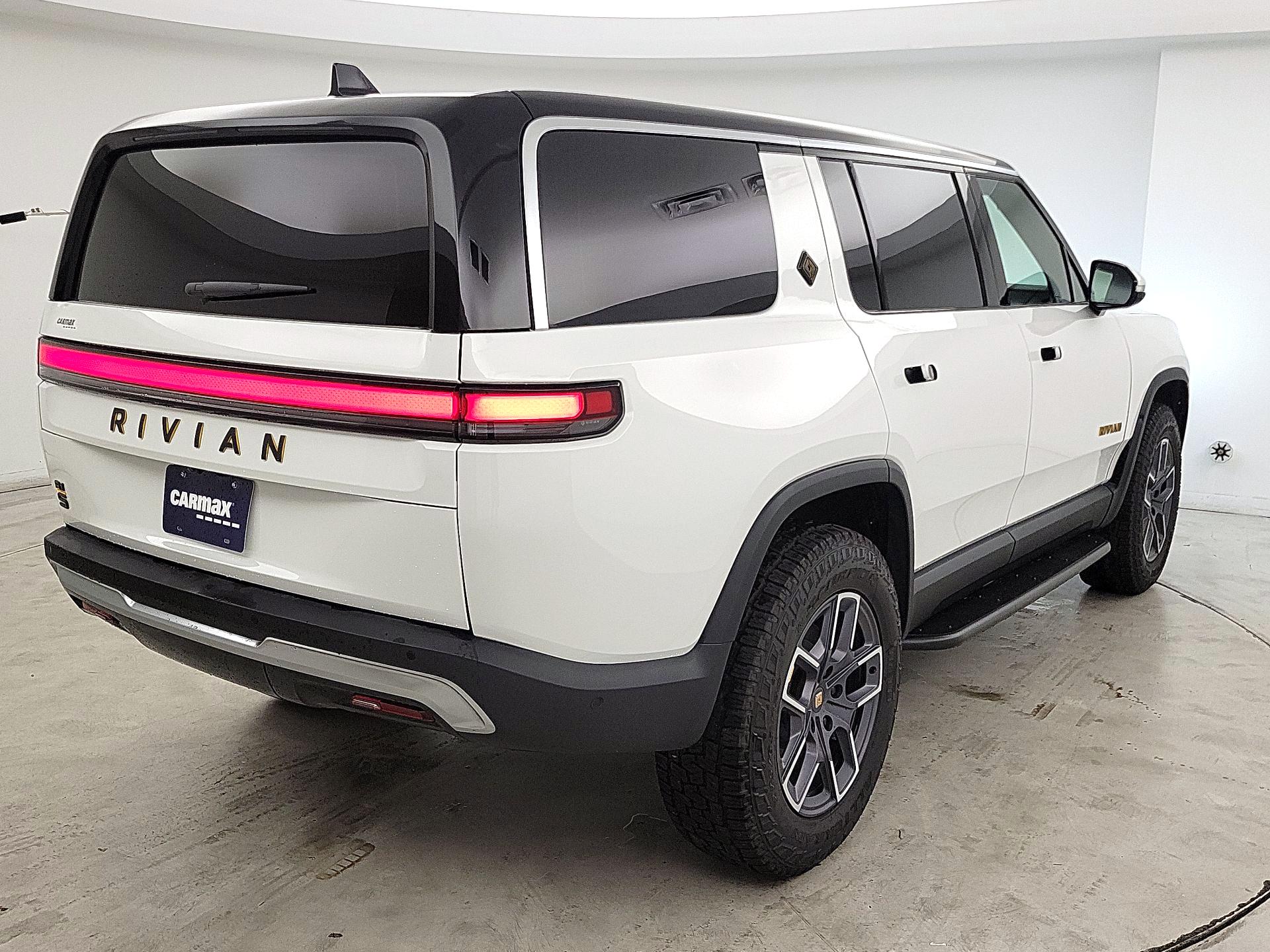 Thumbnail: 2024 Rivian R1S - 5