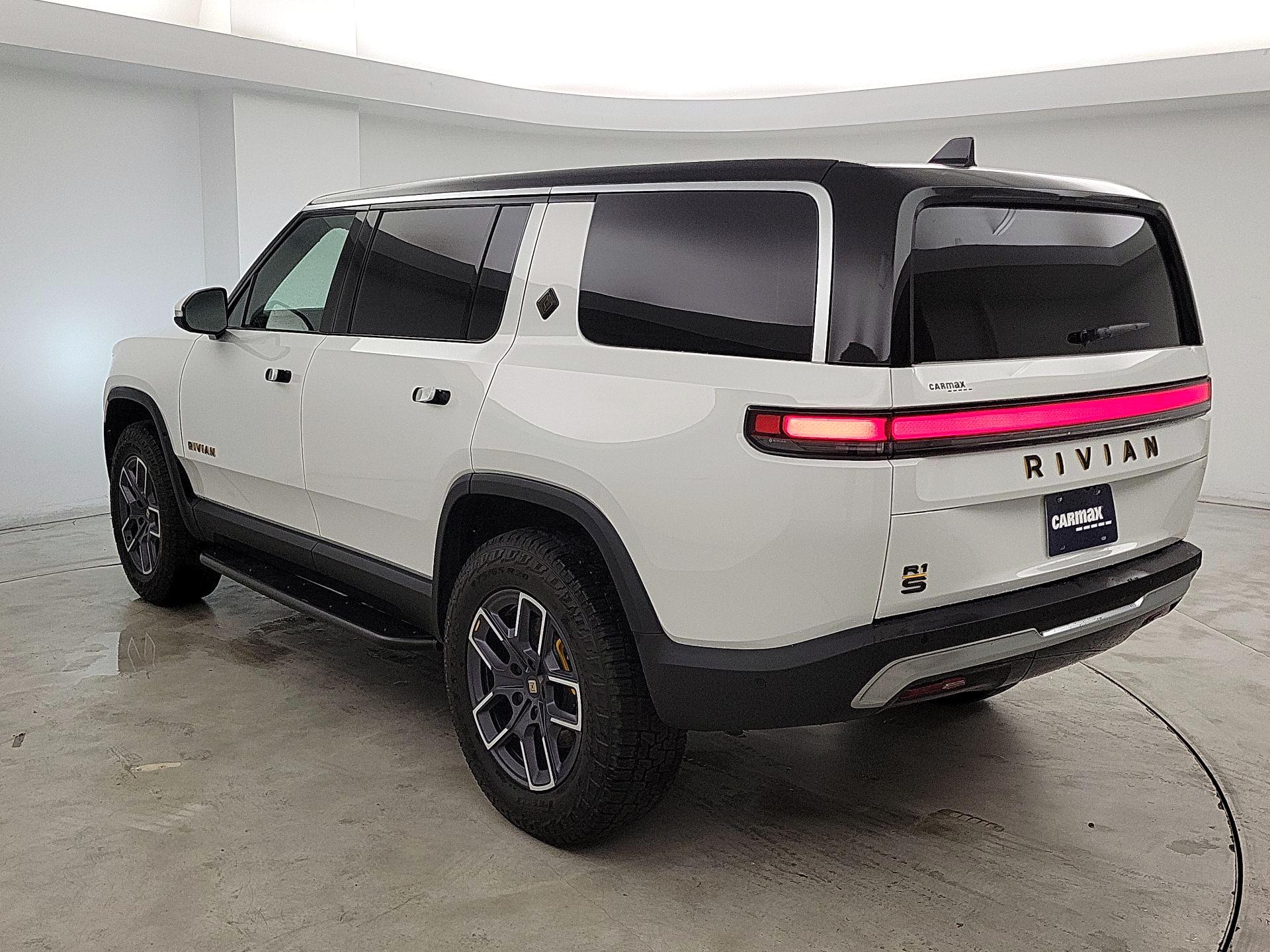 Thumbnail: 2024 Rivian R1S - 7