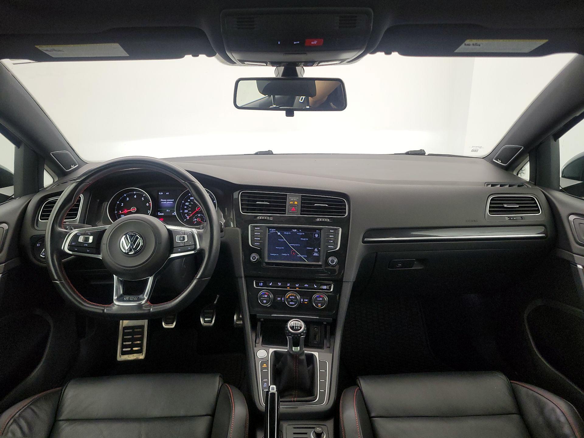 Thumbnail: 2016 Volkswagen Golf - 9