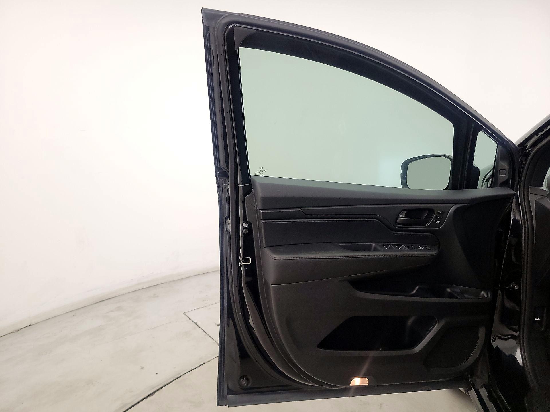 Thumbnail: 2023 Honda Odyssey - 12