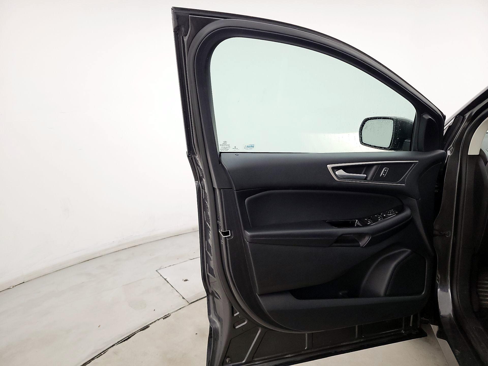 Thumbnail: 2018 Ford Edge - 12