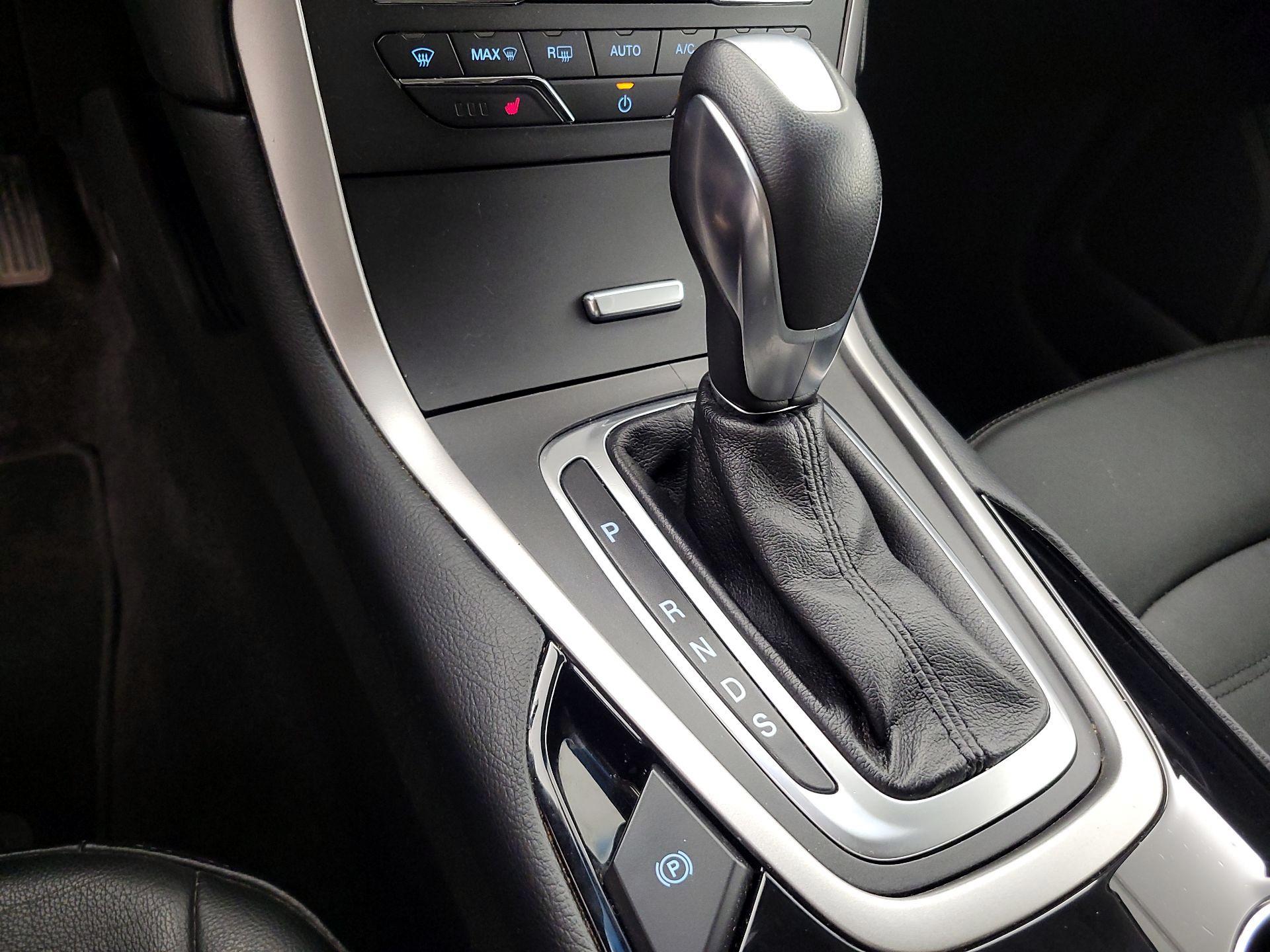 Thumbnail: 2018 Ford Edge - 17