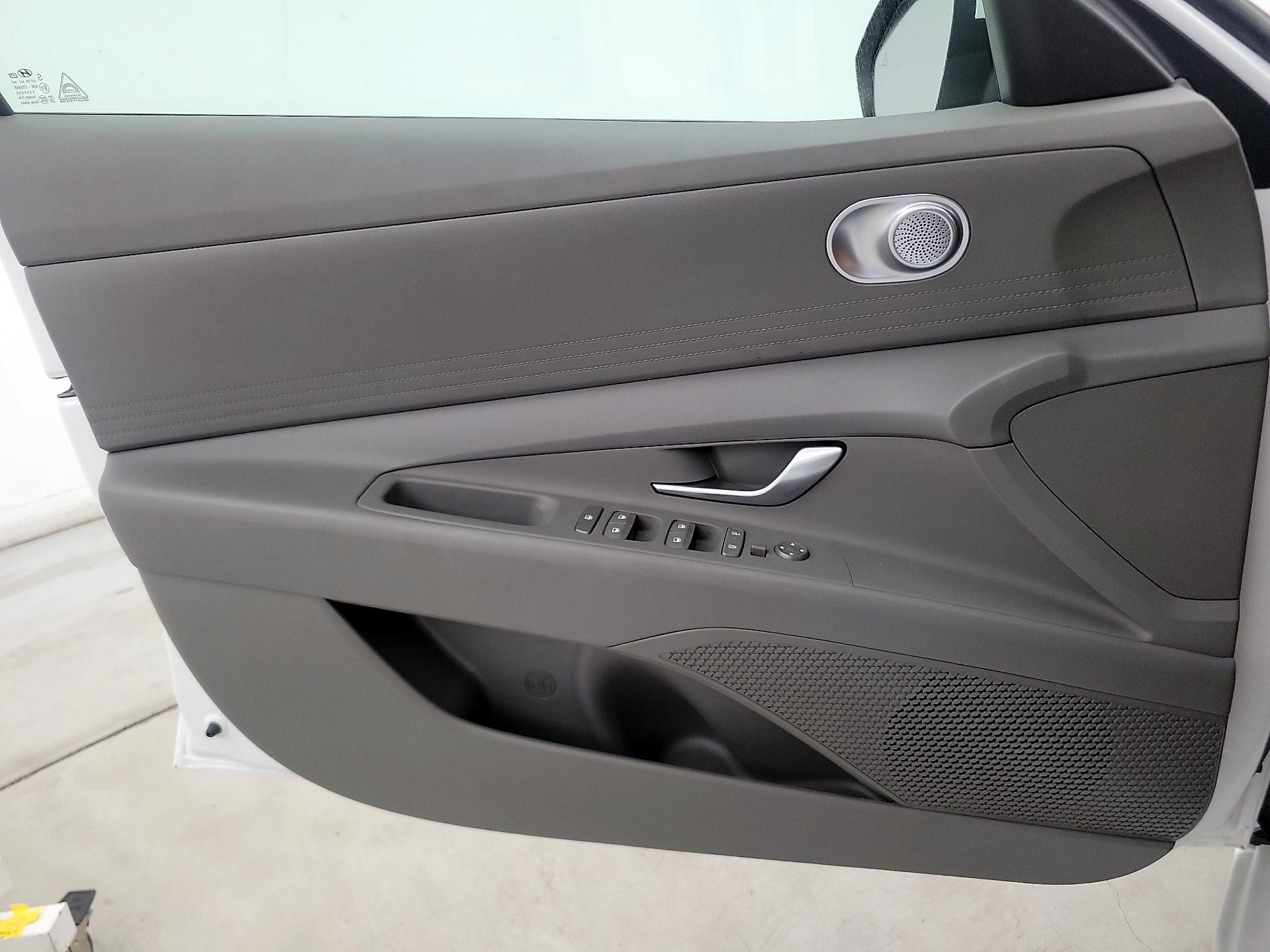 Thumbnail: 2024 Hyundai Elantra - 12