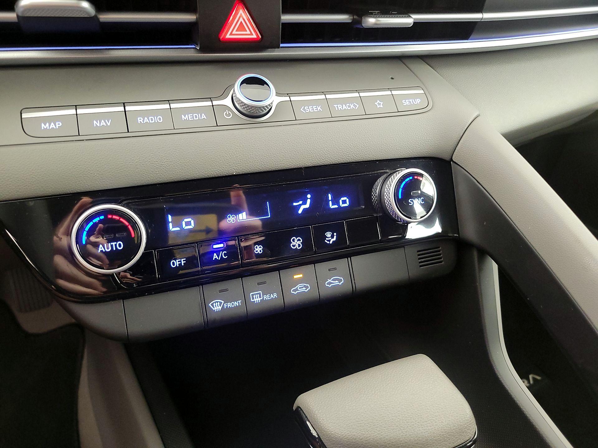 Thumbnail: 2024 Hyundai Elantra - 17