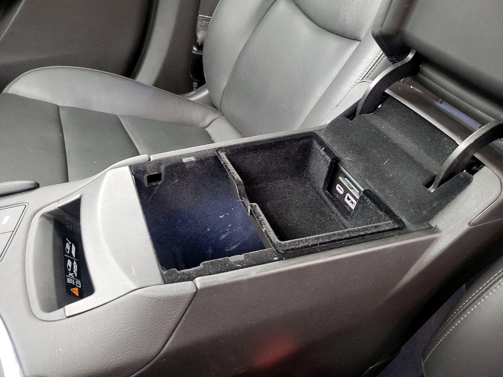 Thumbnail: 2020 Cadillac XT6 - 18