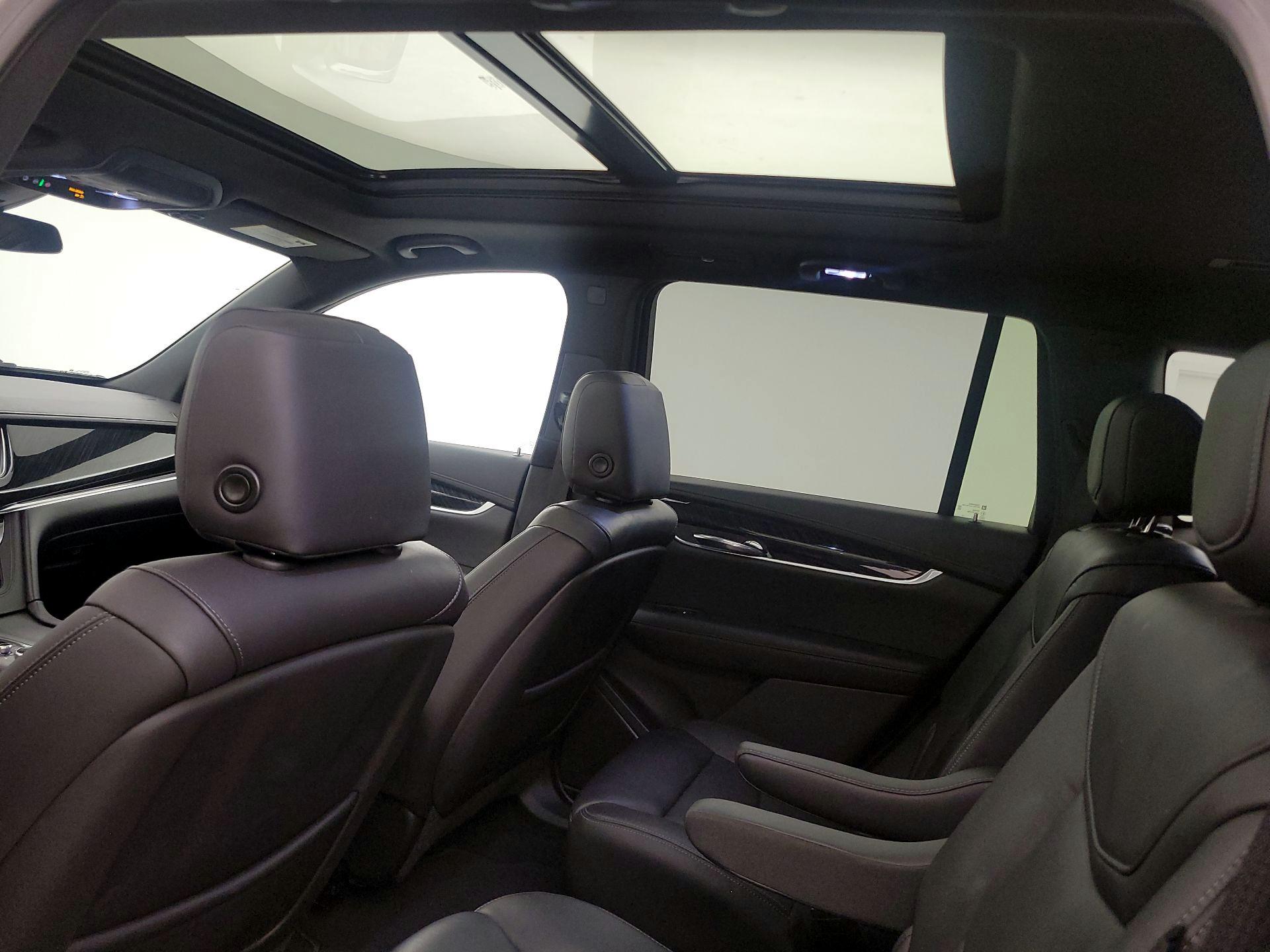 Thumbnail: 2020 Cadillac XT6 - 19