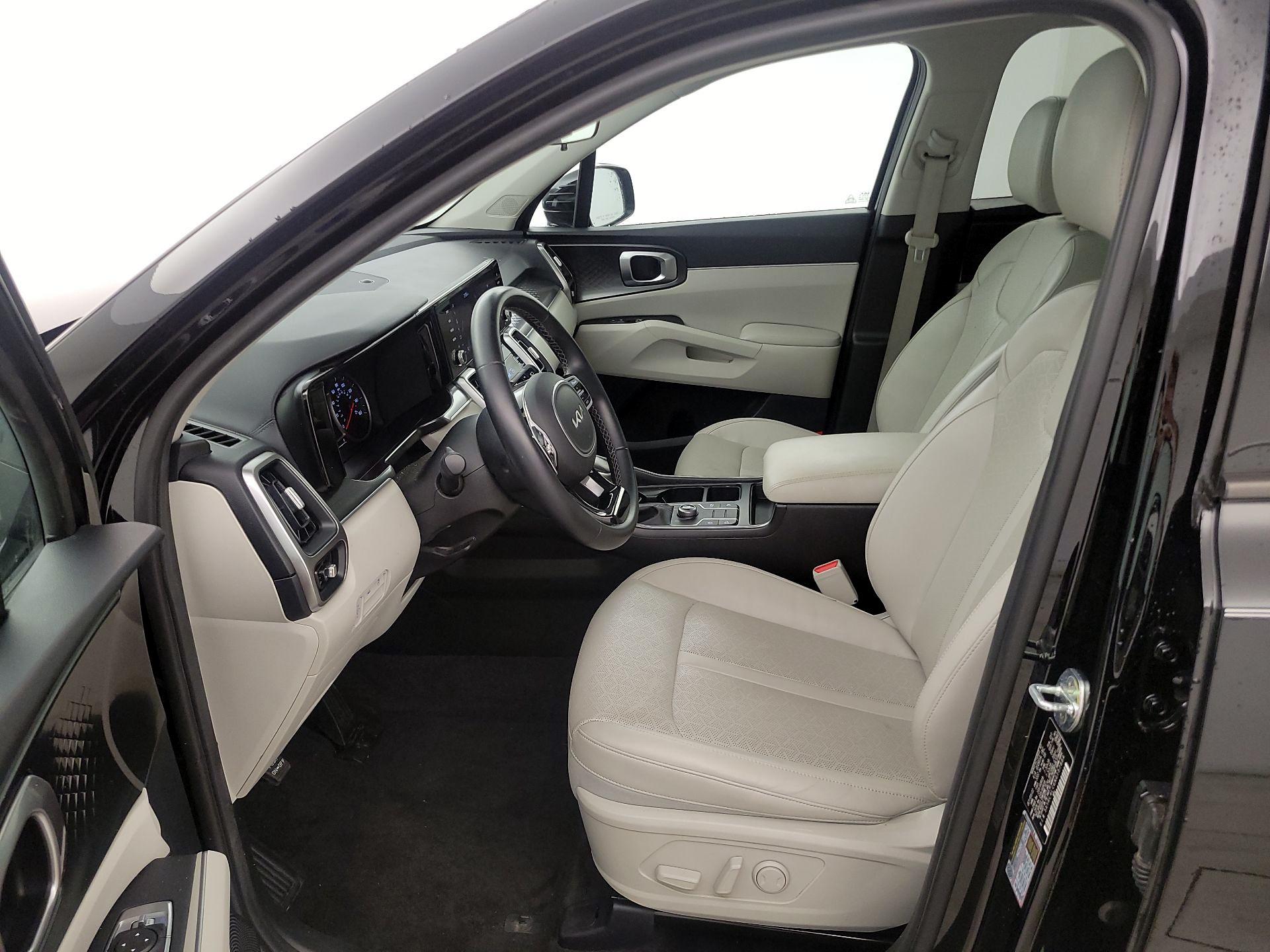 Thumbnail: 2022 Kia Sorento - 11