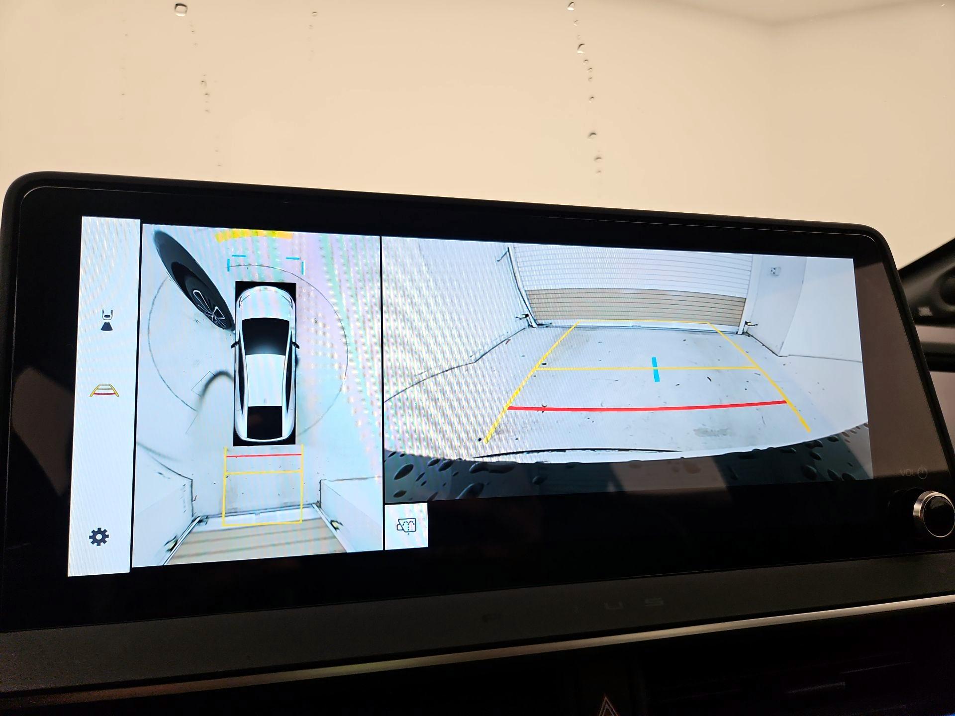 Thumbnail: 2024 Toyota Prius - 14