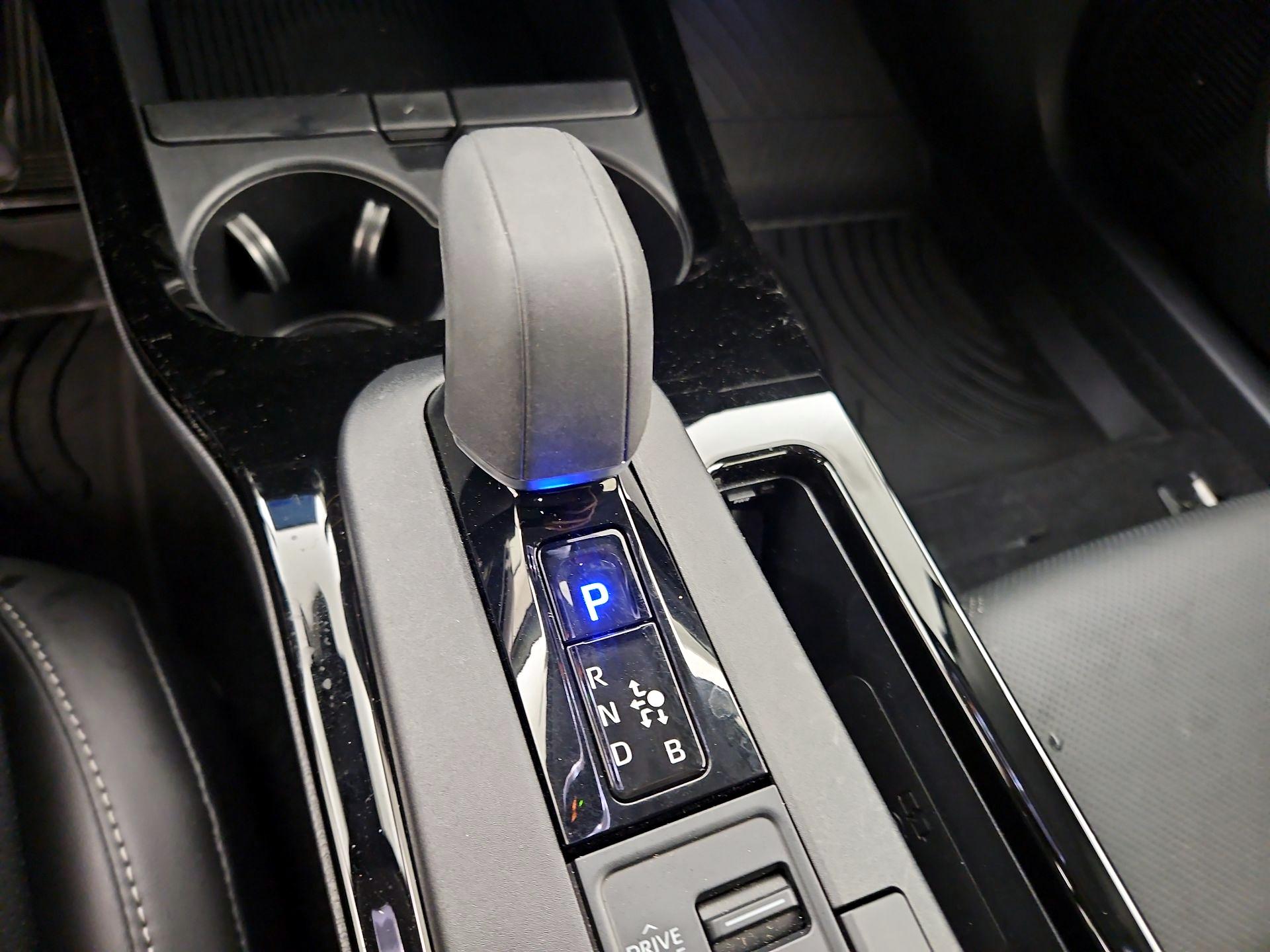 Thumbnail: 2024 Toyota Prius - 17