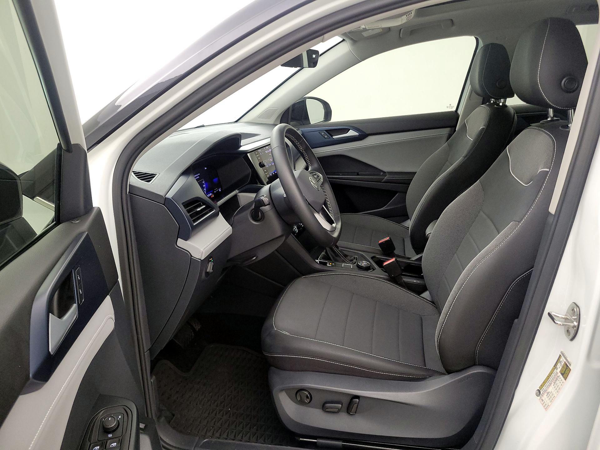 Thumbnail: 2024 Volkswagen Taos - 11