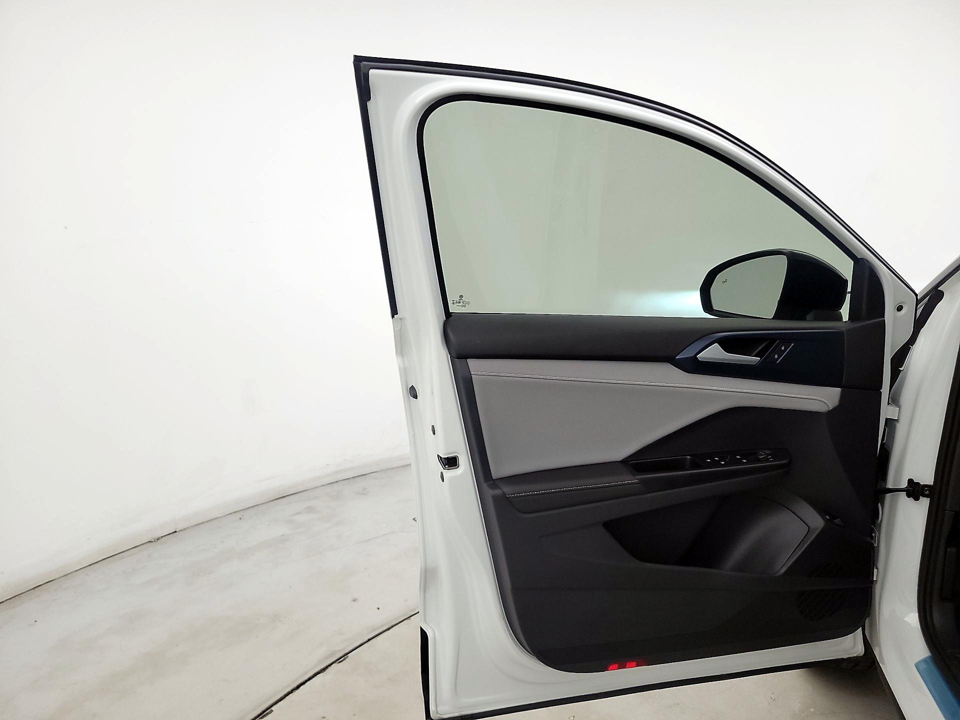 Thumbnail: 2024 Volkswagen Taos - 12