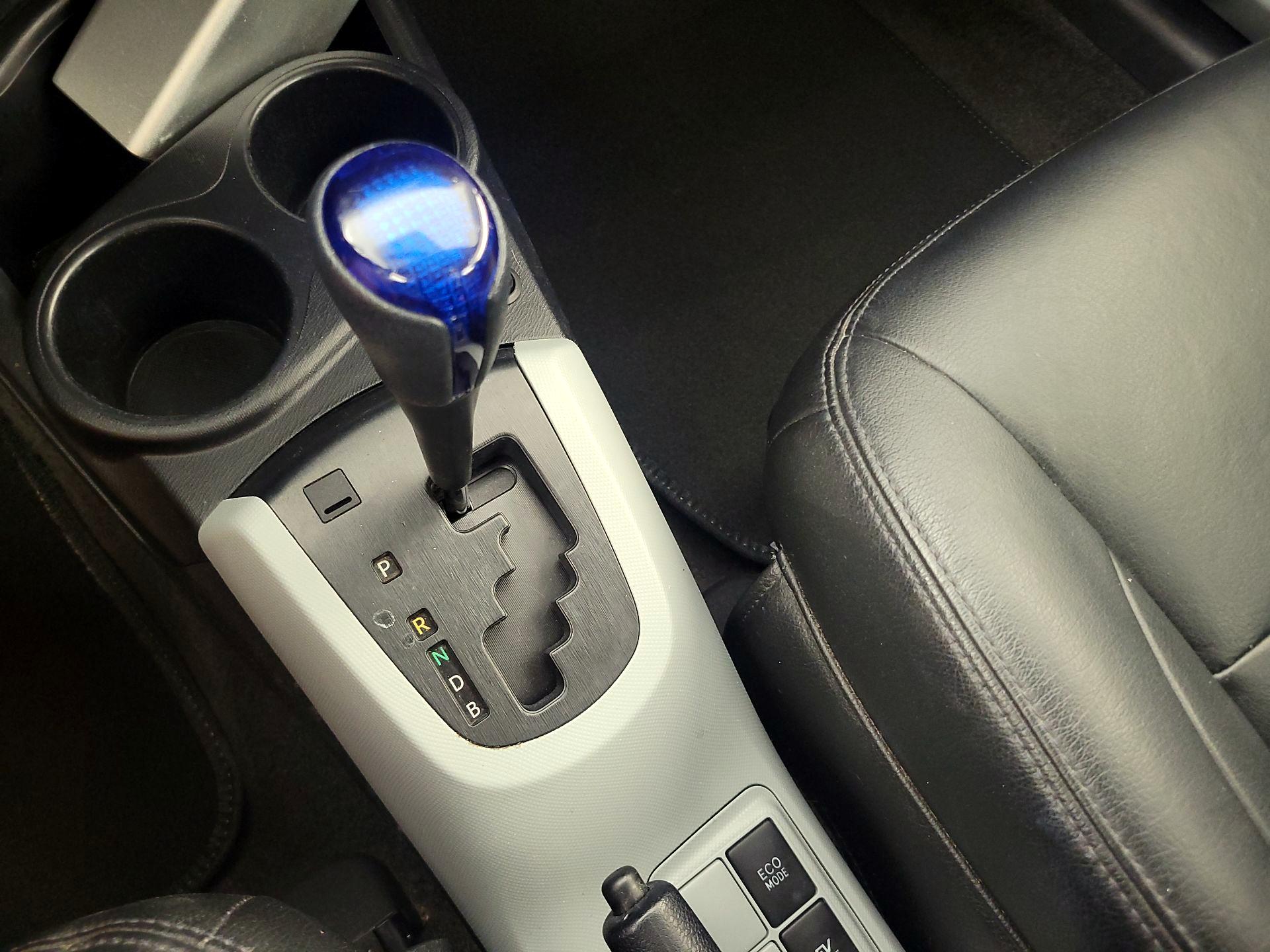 Thumbnail: 2014 Toyota Prius c - 16