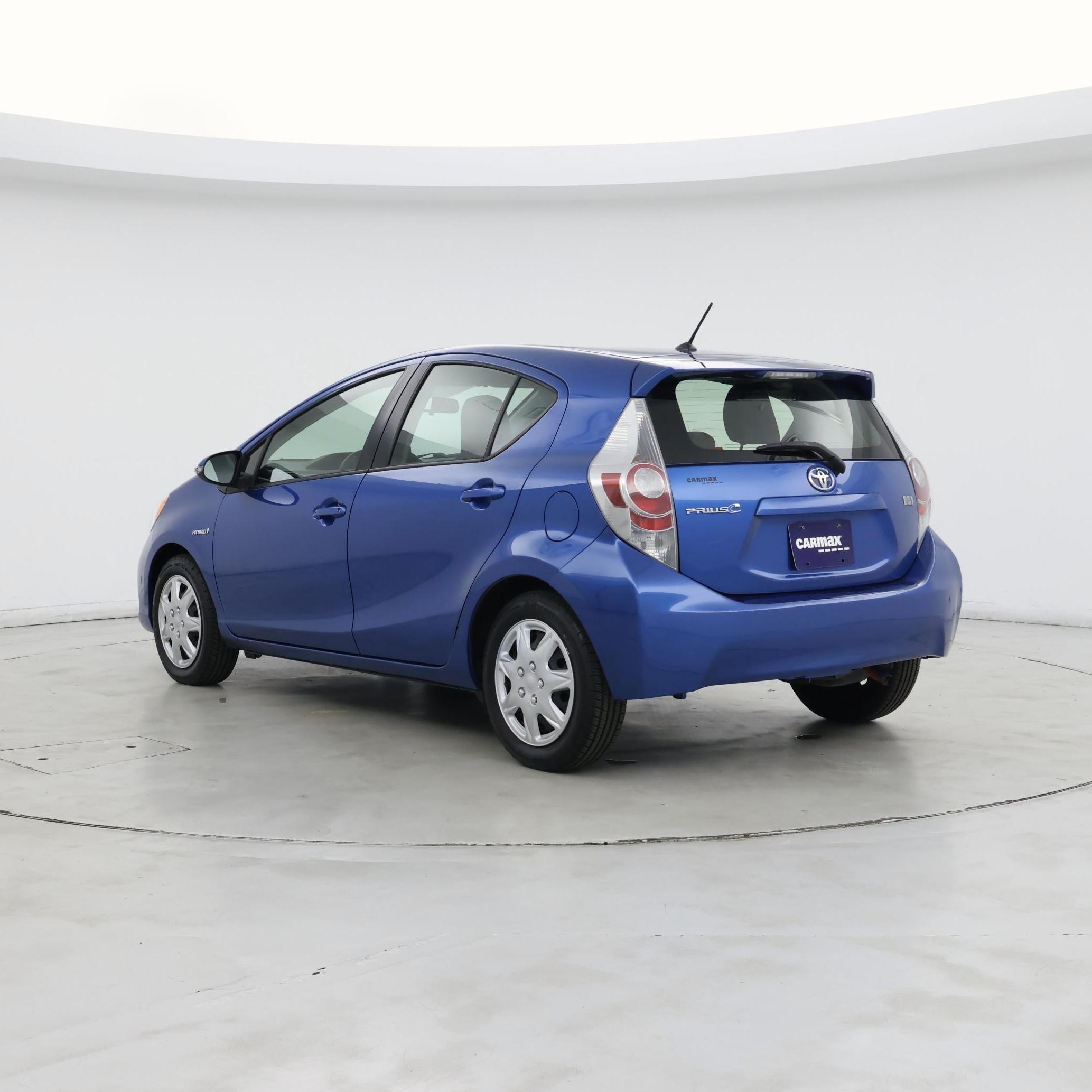 Thumbnail: 2014 Toyota Prius c - 2