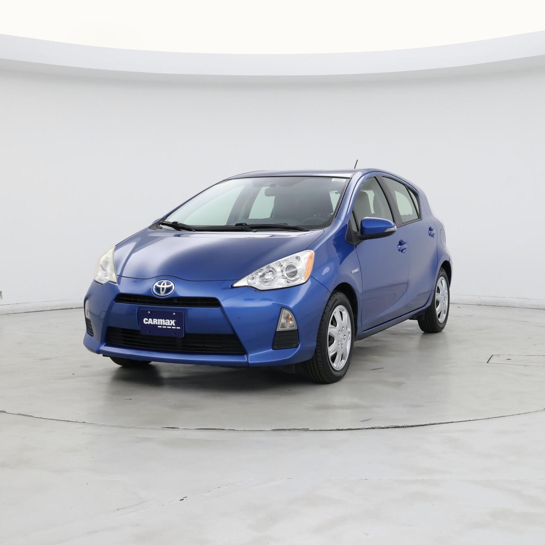 Thumbnail: 2014 Toyota Prius c - 4