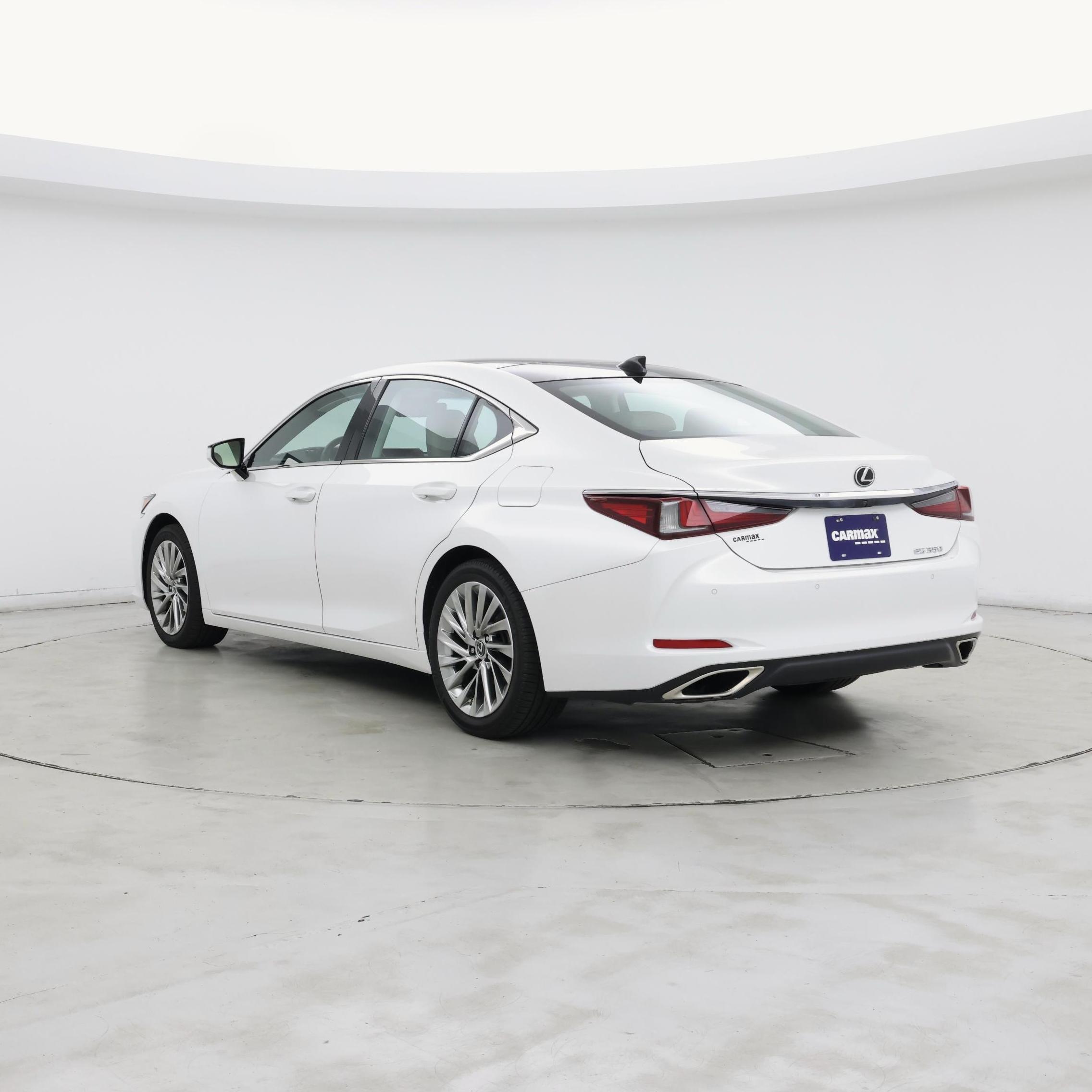 Thumbnail: 2021 Lexus ES - 2