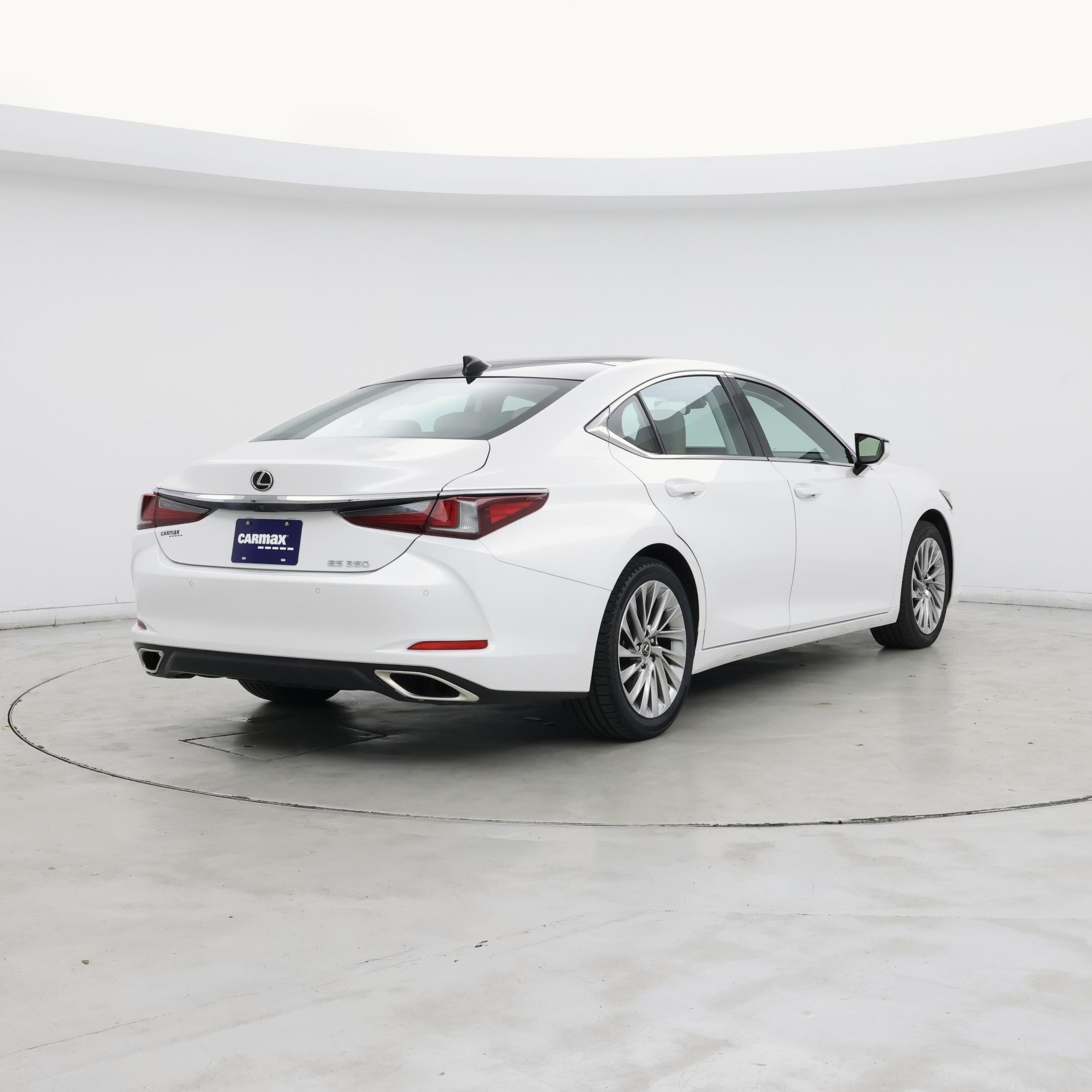 Thumbnail: 2021 Lexus ES - 8
