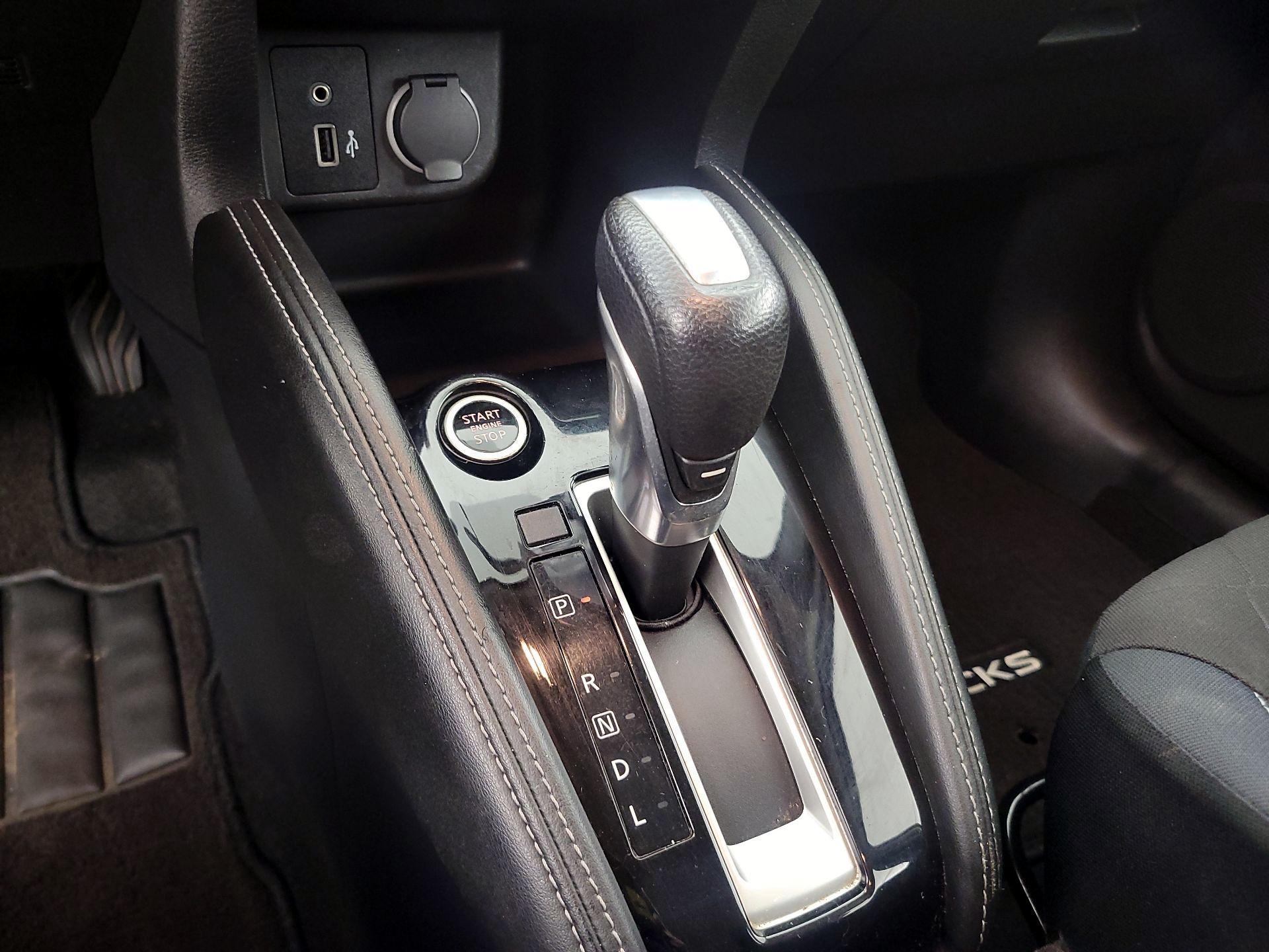 Thumbnail: 2018 Nissan Kicks - 17