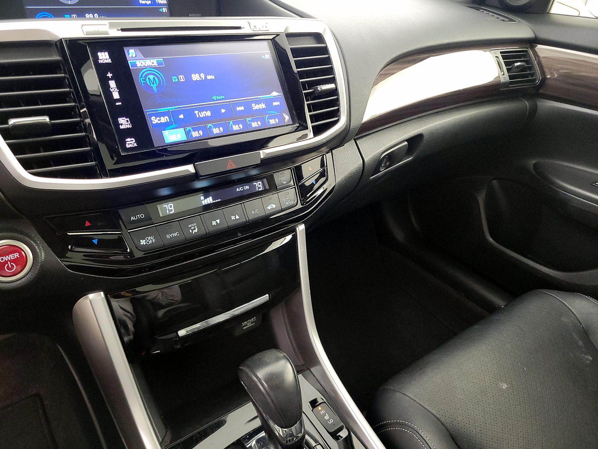 Thumbnail: 2017 Honda Accord - 15