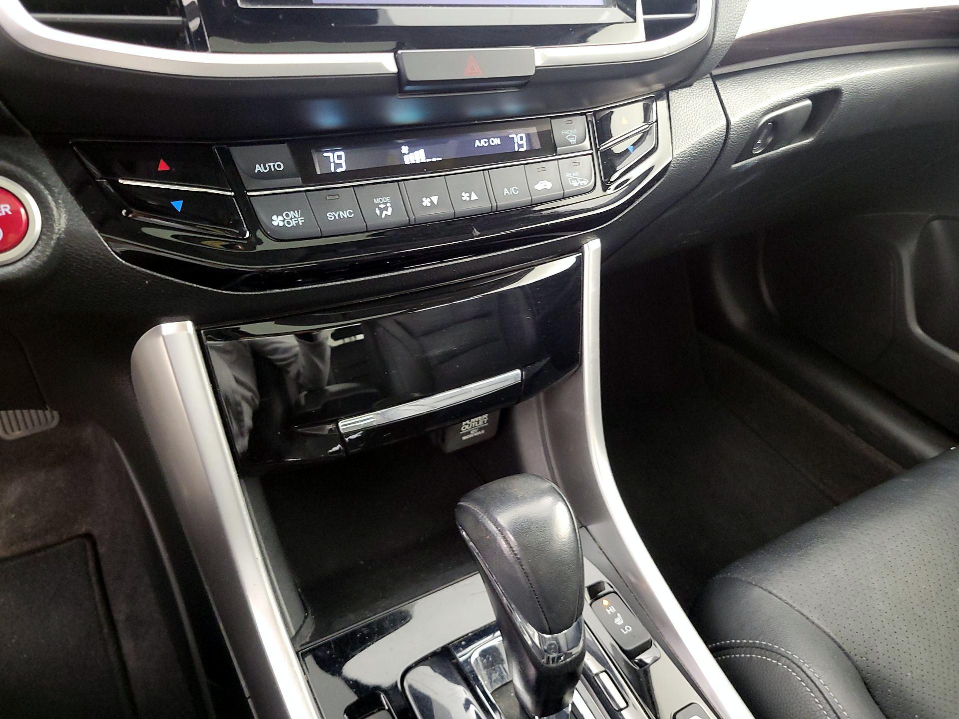 Thumbnail: 2017 Honda Accord - 16