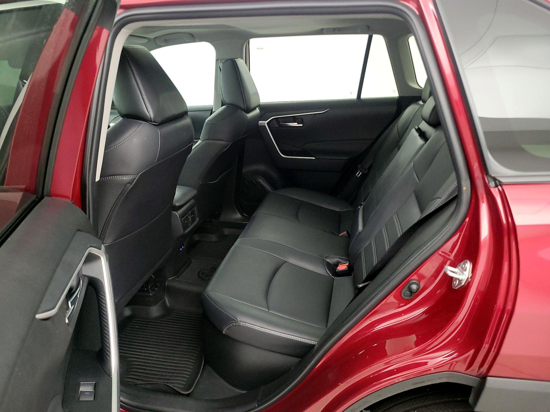 Thumbnail: 2022 Toyota RAV4 - 20