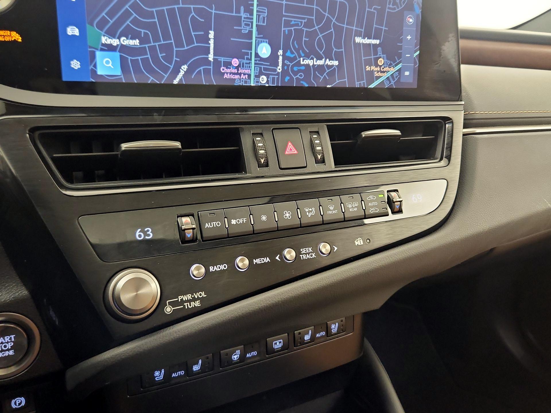 Thumbnail: 2025 Lexus ES - 17