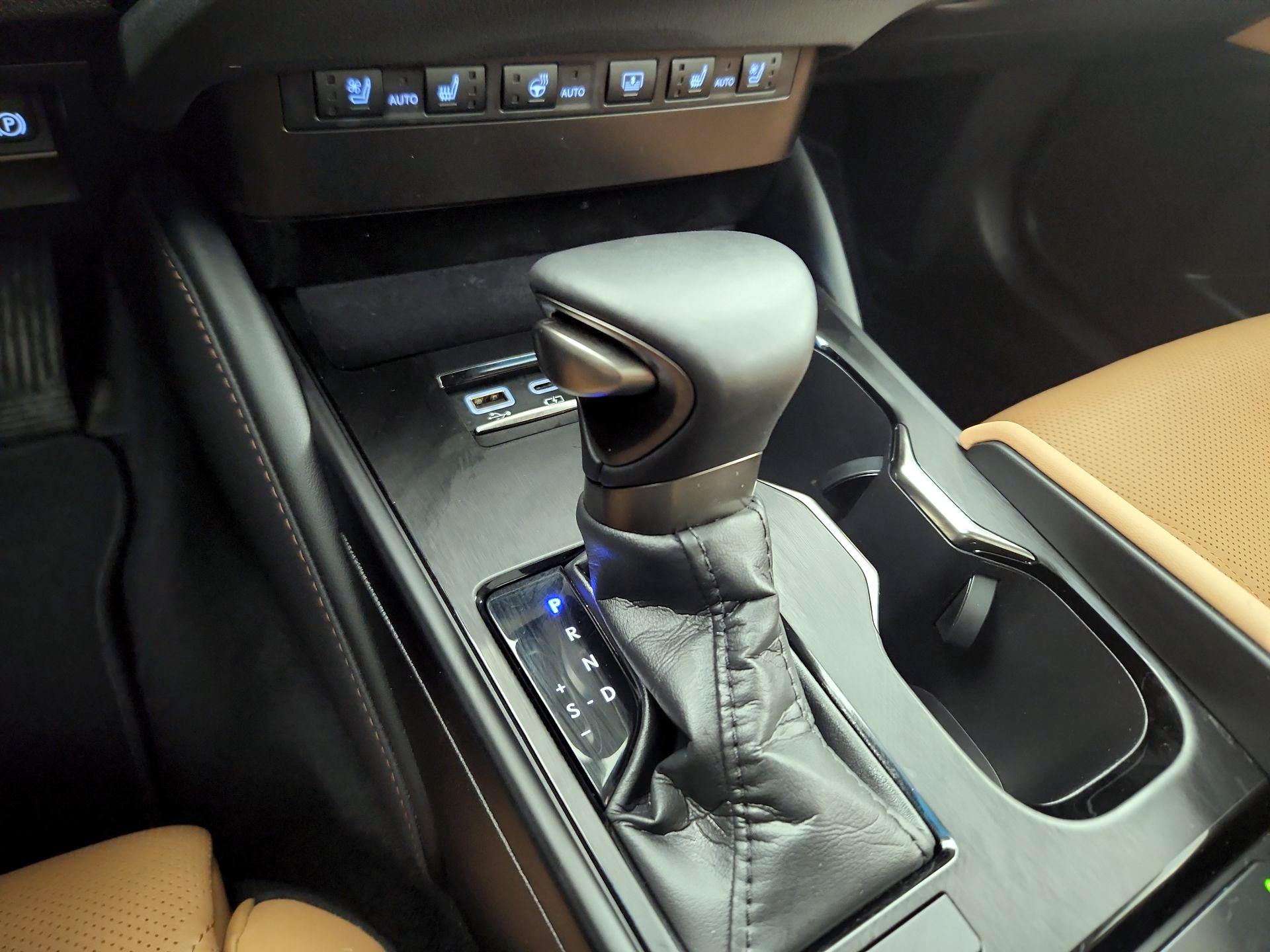 Thumbnail: 2025 Lexus ES - 18