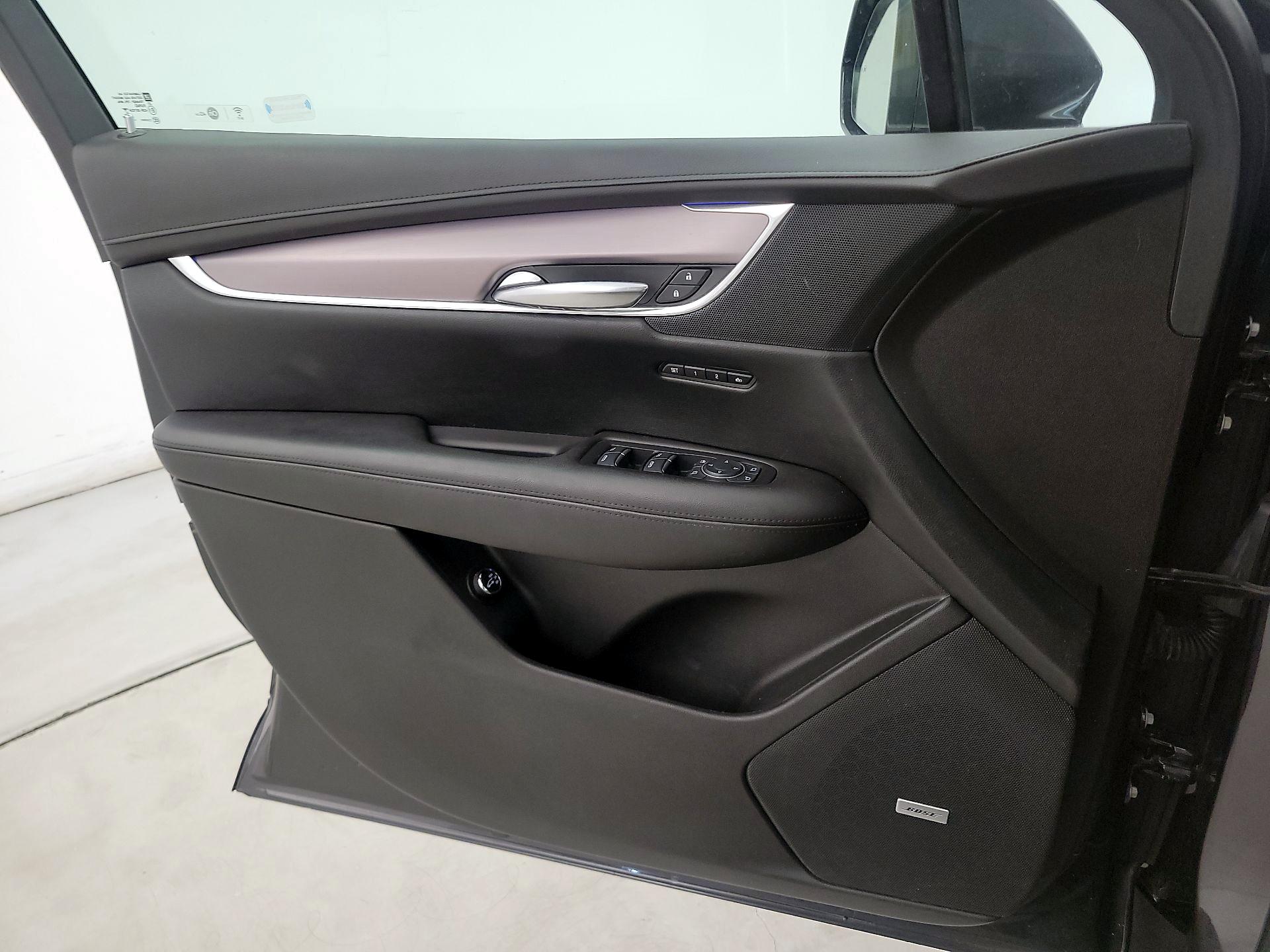 Thumbnail: 2017 Cadillac XT5 - 12